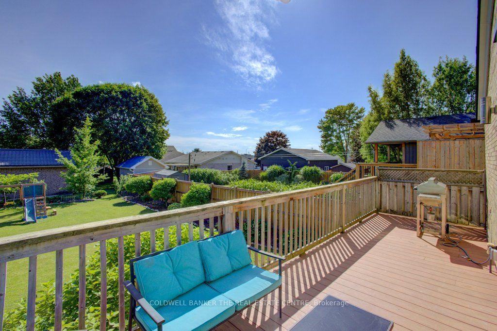 780 Elma Street W Property Photo 29