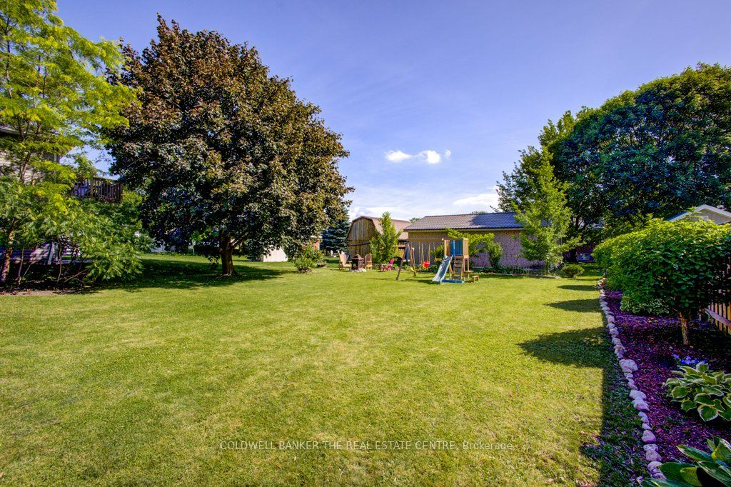 780 Elma Street W Property Photo 33