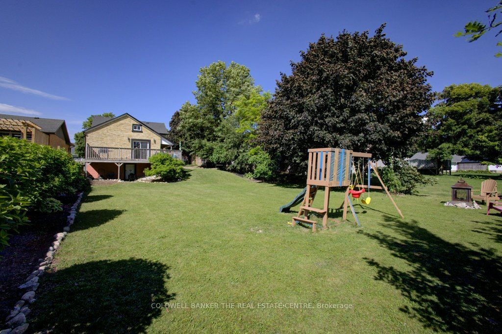 780 Elma Street W Property Photo 34