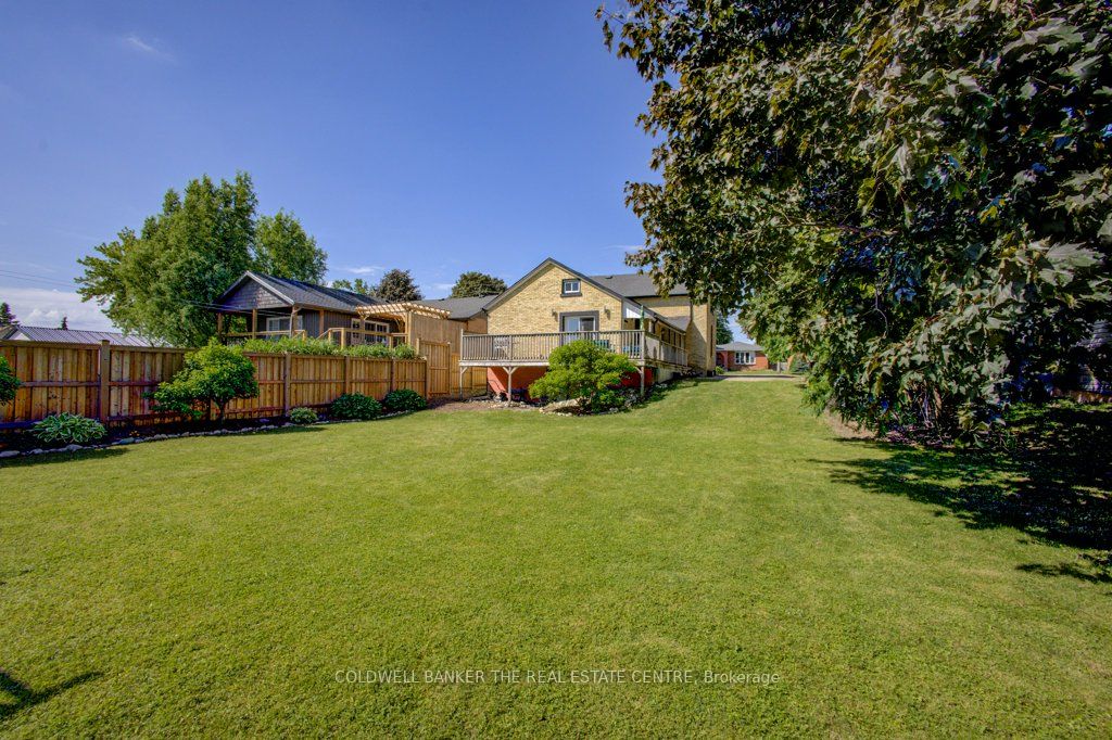 780 Elma Street W Property Photo 37