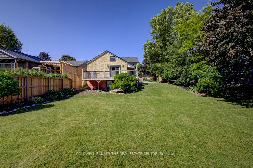 780 Elma Street W Property Photo 38