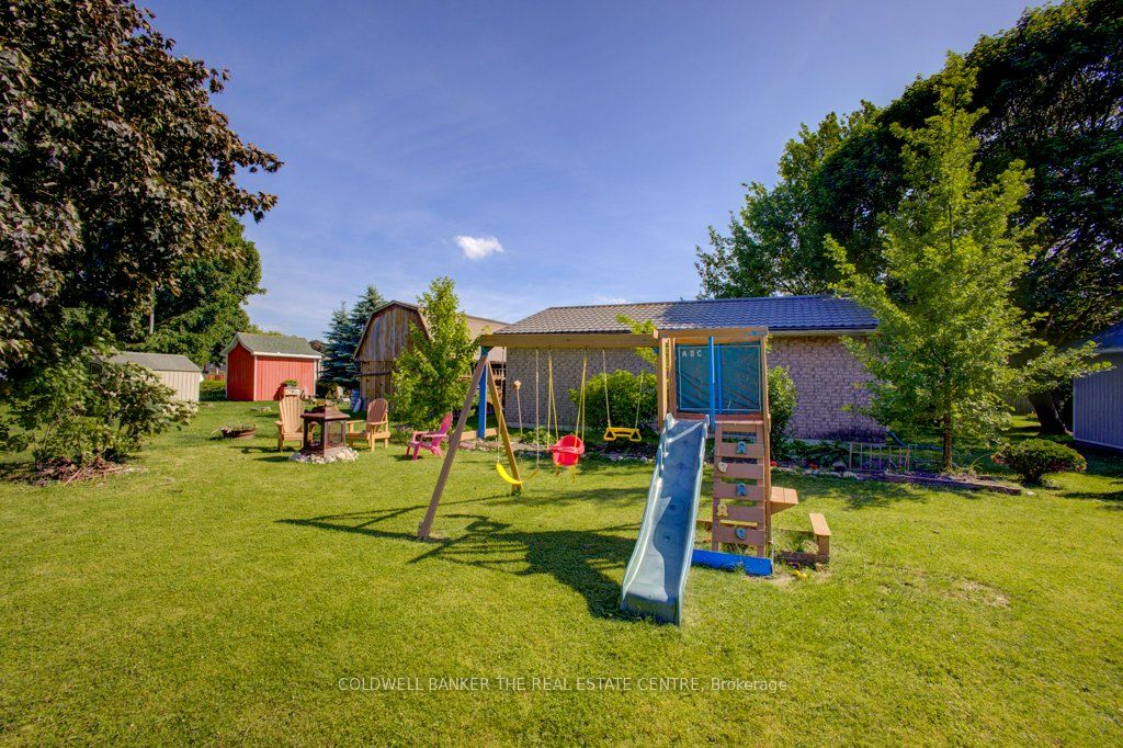780 Elma Street W Property Photo 39