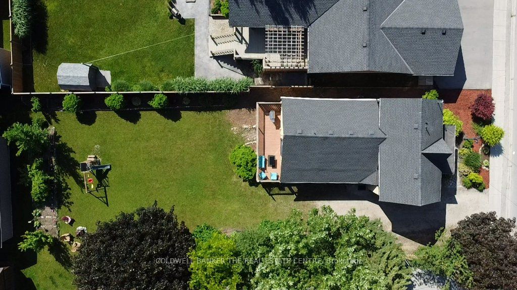 780 Elma Street W Property Photo 41