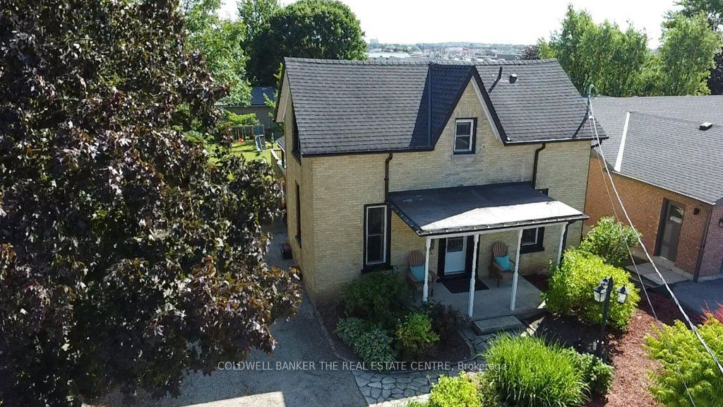 780 Elma Street W Property Photo 44