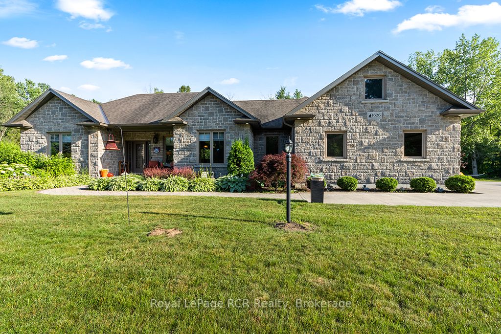 1626 W Silver Lake RD Road