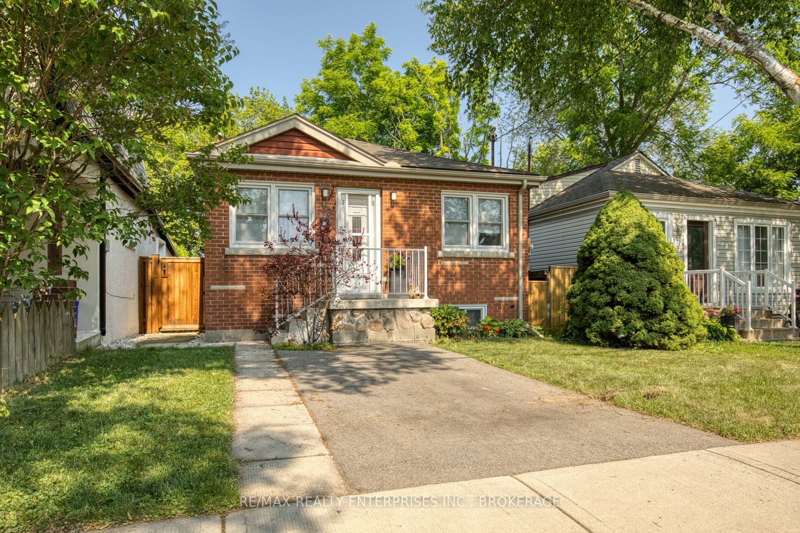 35 Hawthorne Avenue Property Photo 1