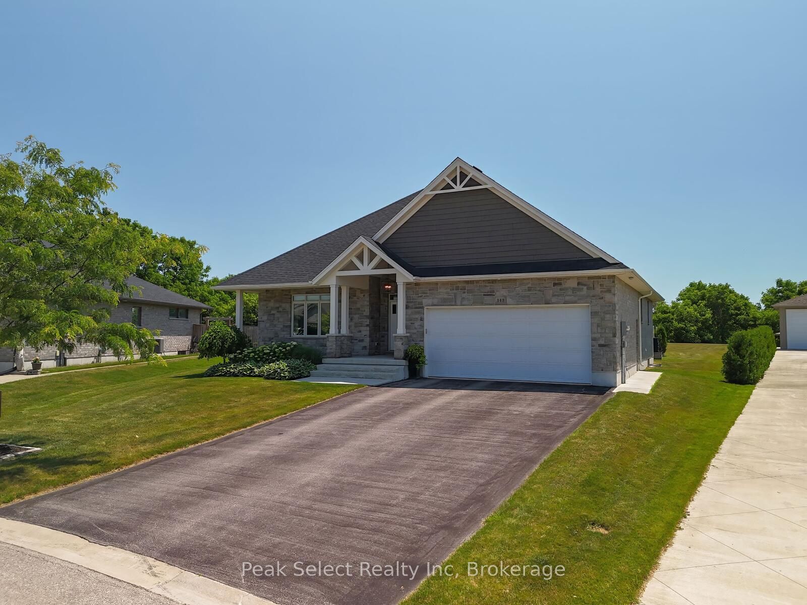 343 Tracy Street Property Photo 3