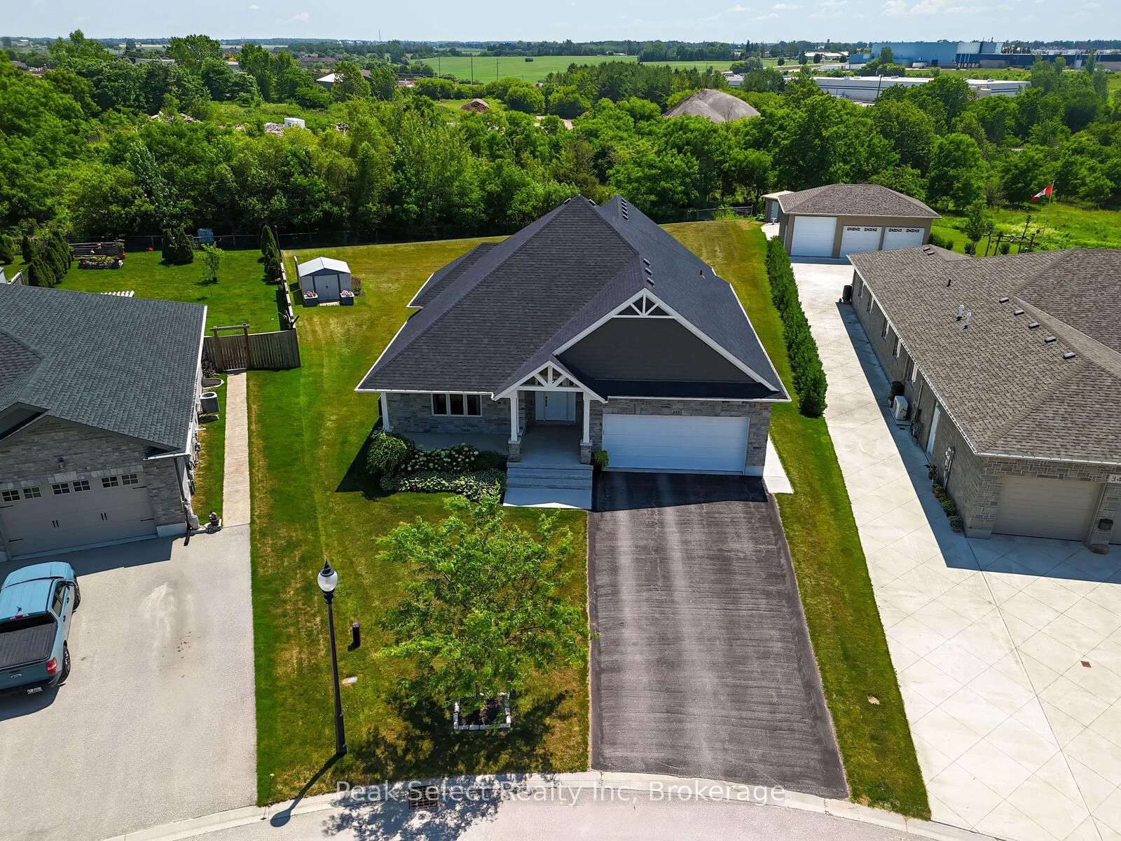 343 Tracy Street Property Photo 4