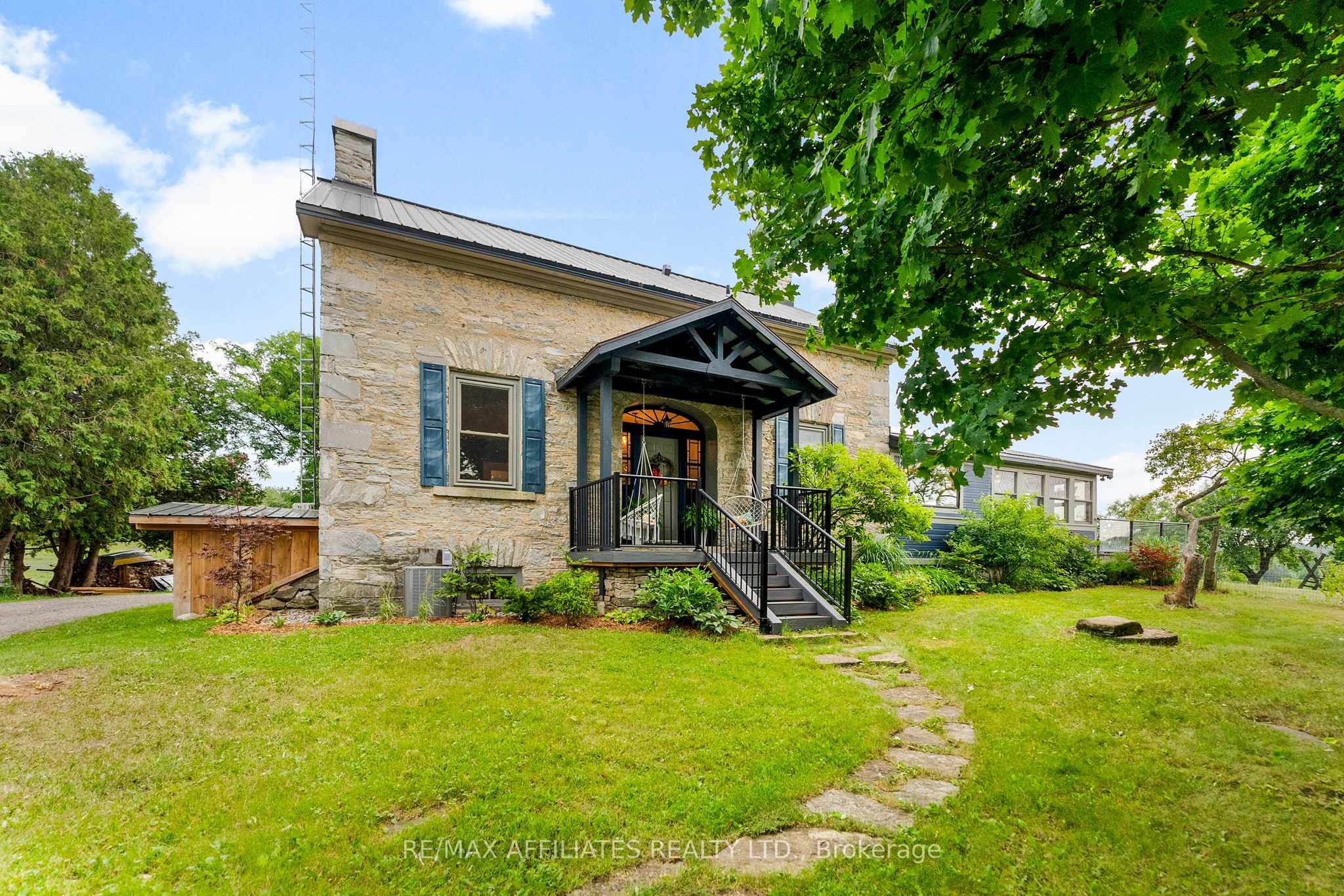1415 Sheridan Rapids Road Property Photo 1