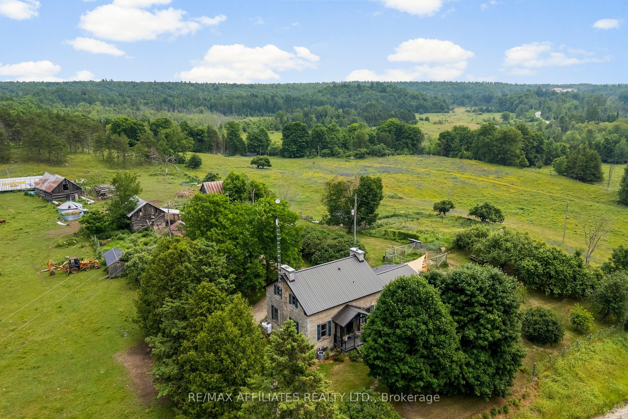 1415 Sheridan Rapids Road Property Photo 4