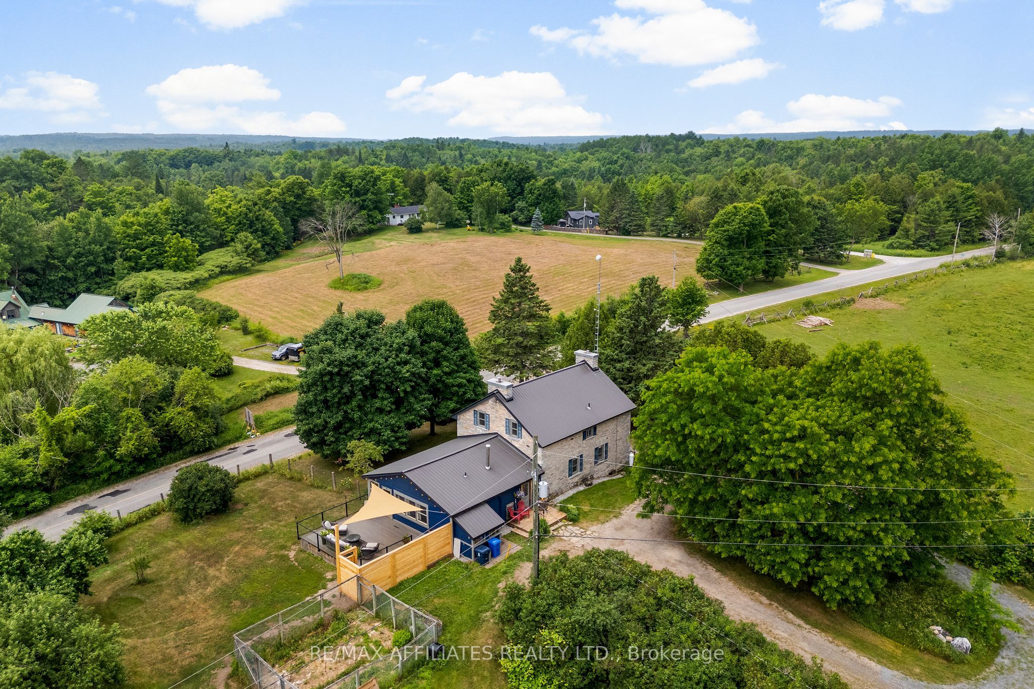1415 Sheridan Rapids Road Property Photo 5