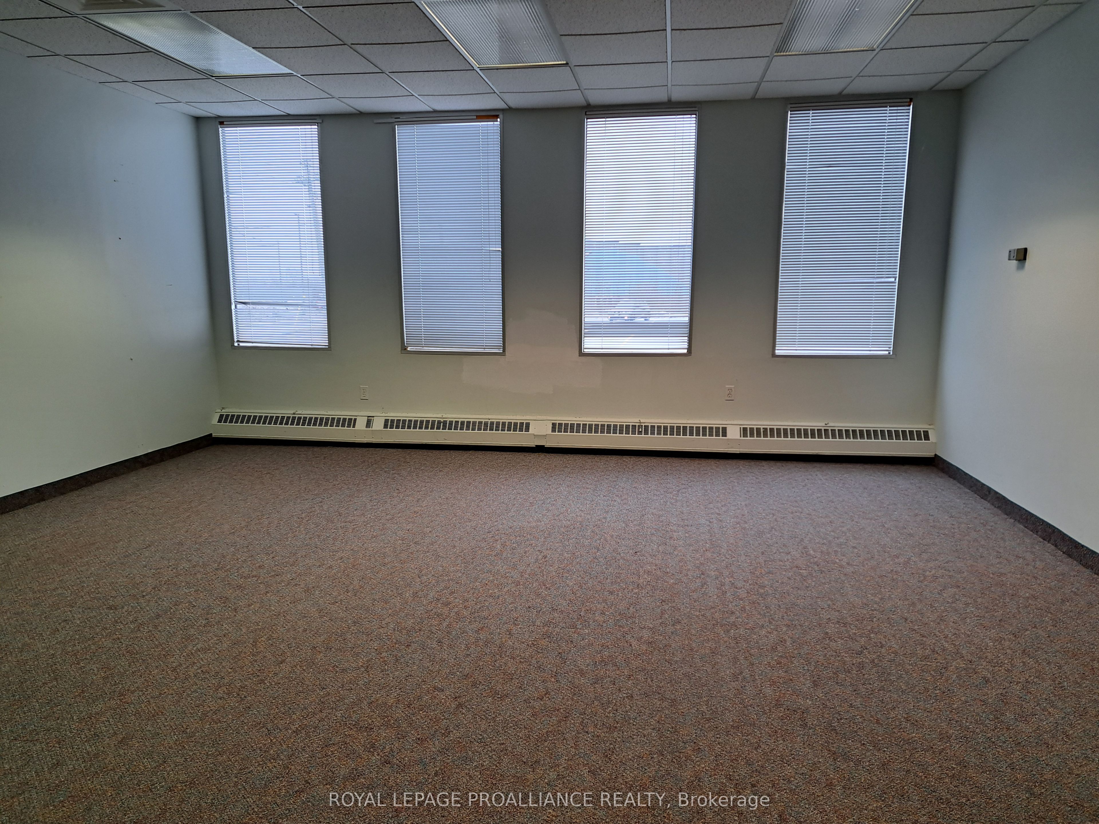 2479 Parkedale Avenue 2 Property Photo 4