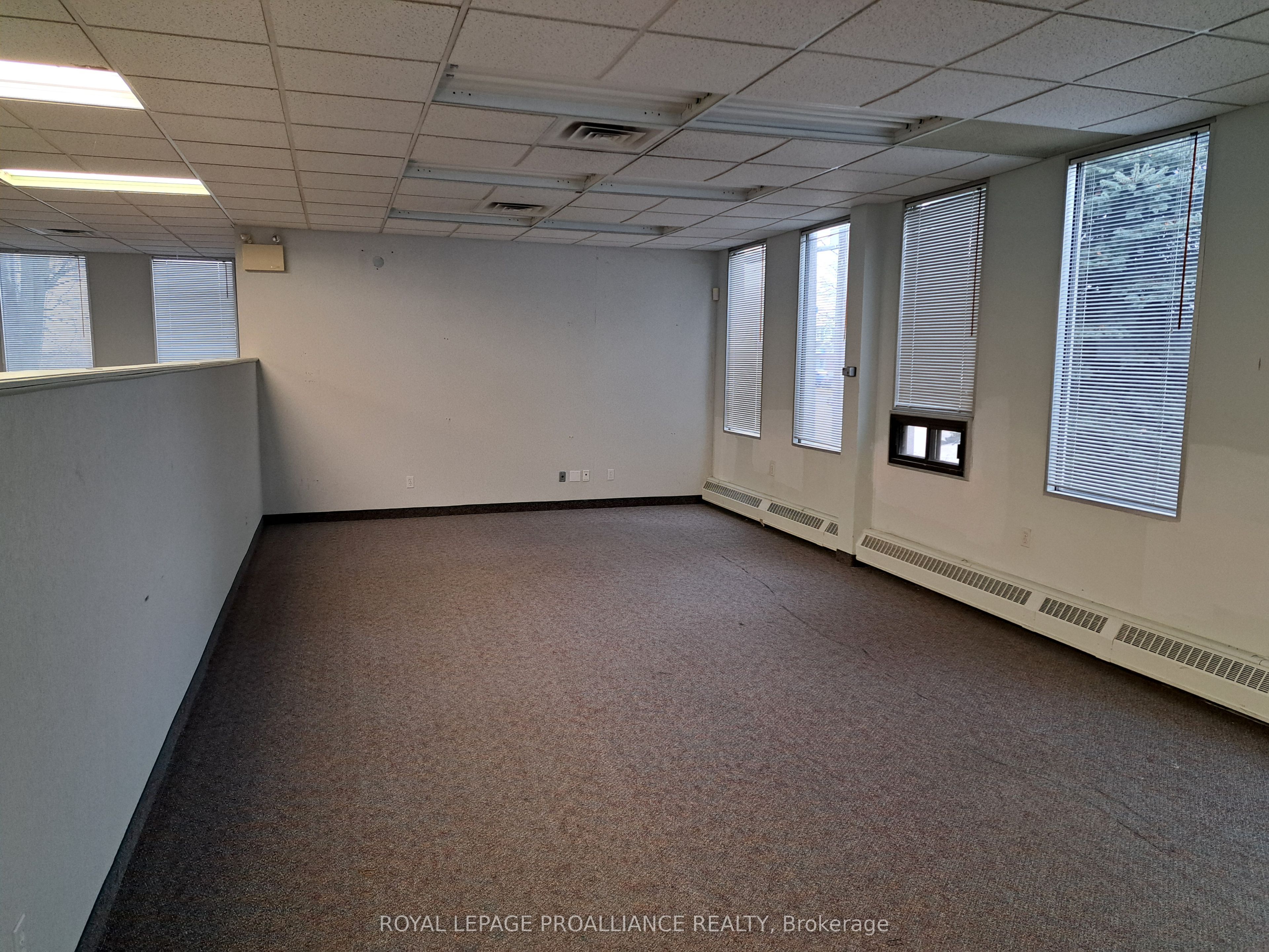 2479 Parkedale Avenue 2 Property Photo 11