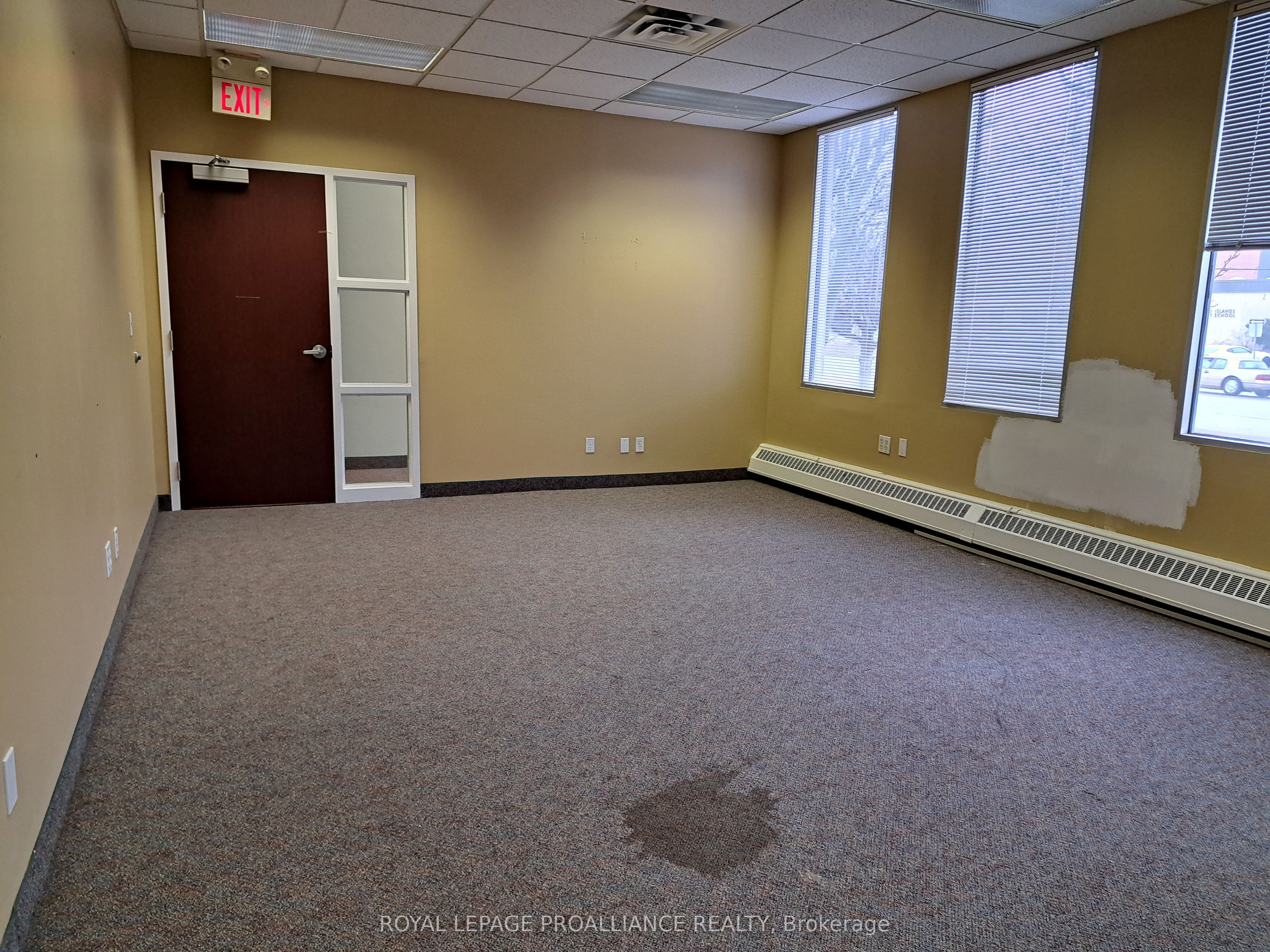2479 Parkedale Avenue 2 Property Photo 13