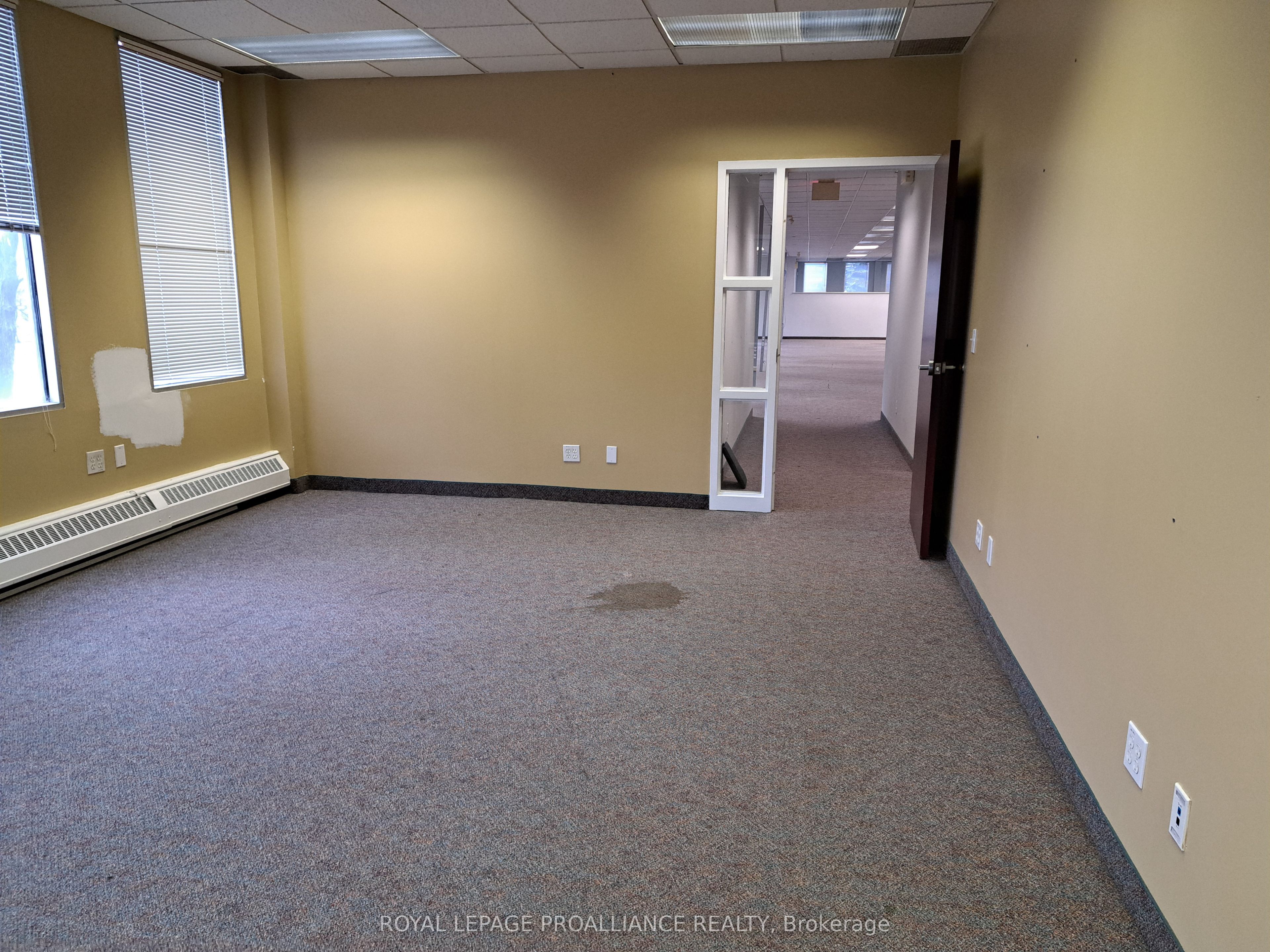 2479 Parkedale Avenue 2 Property Photo 14