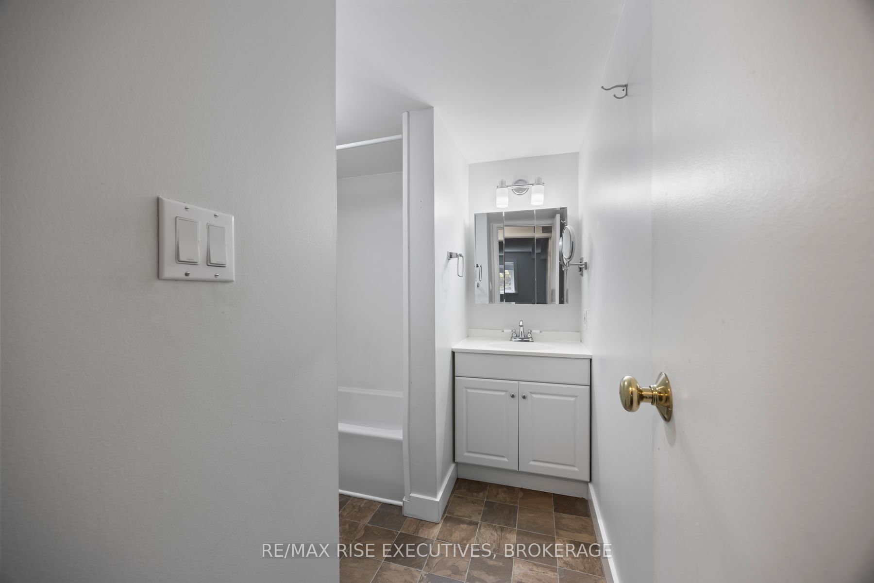 580 Armstrong Road 118 Property Photo 37