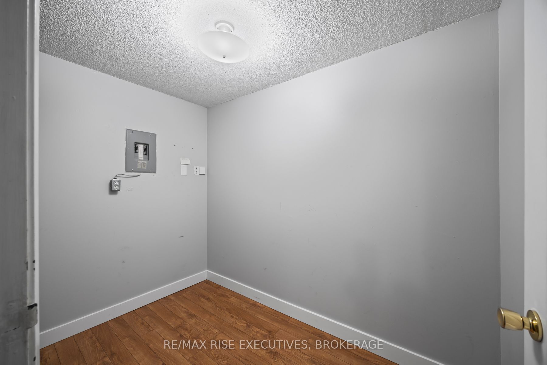 580 Armstrong Road 118 Property Photo 40