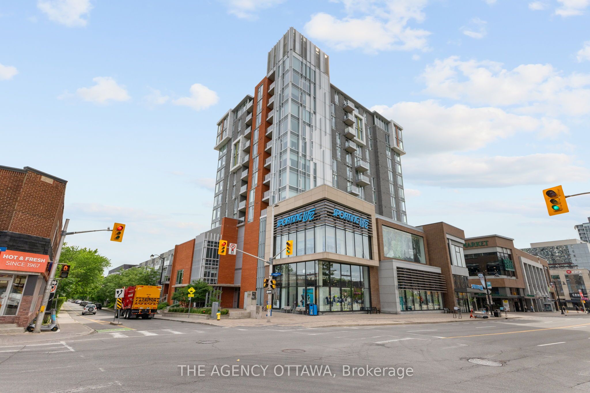 118 HOLMWOOD Avenue 406
