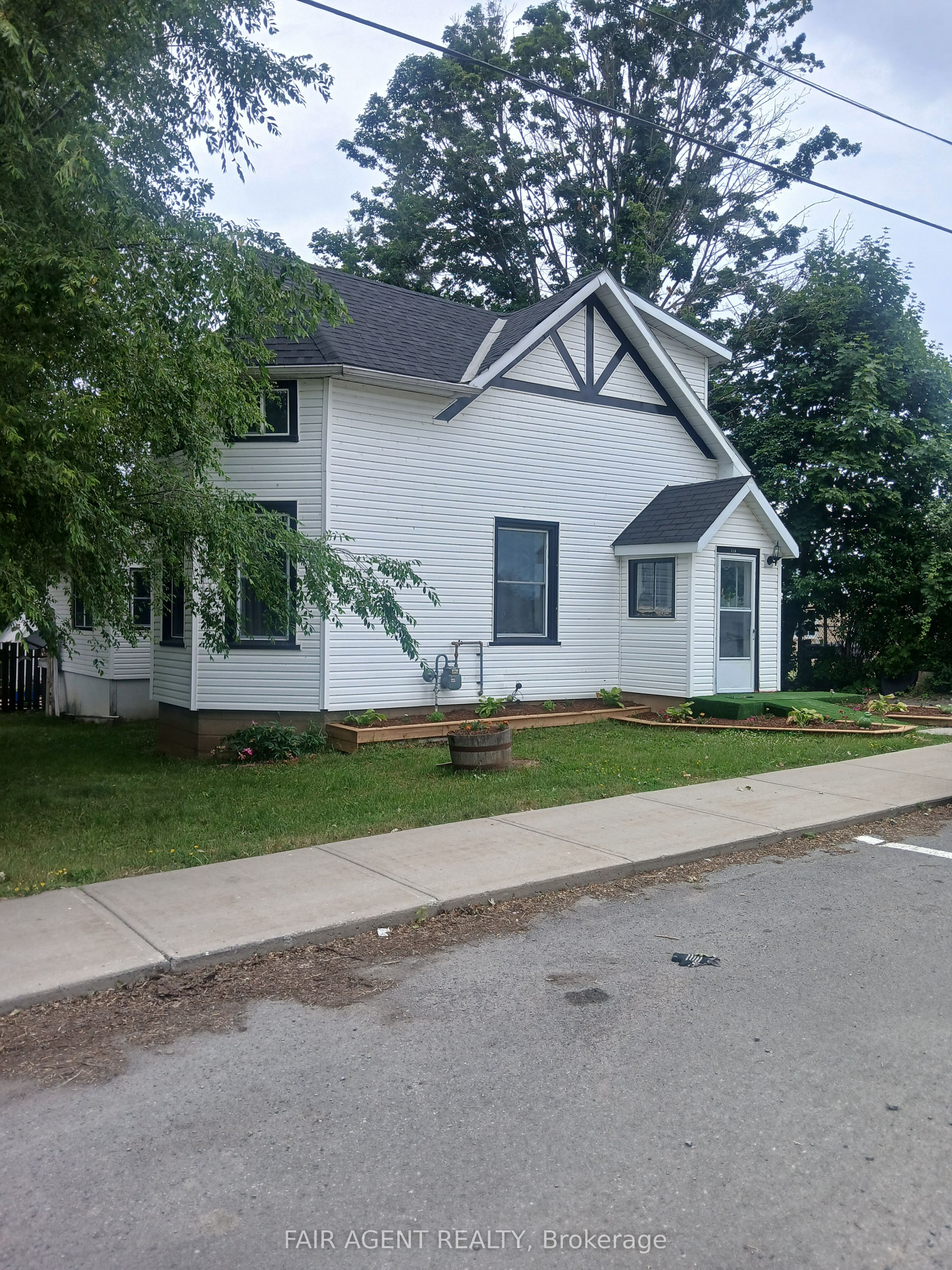 349 Stanley Street Property Photo 1