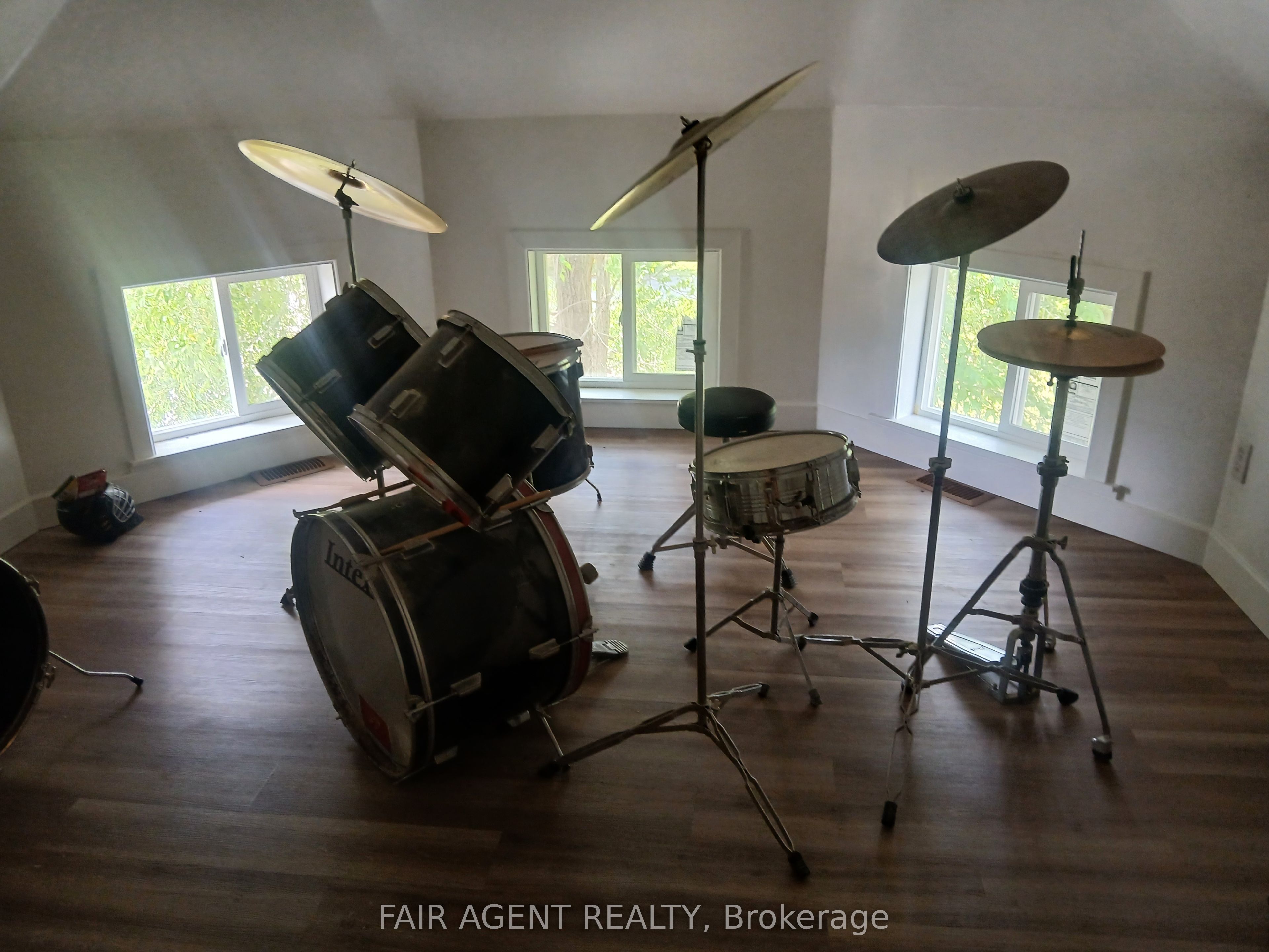 349 Stanley Street Property Photo 8