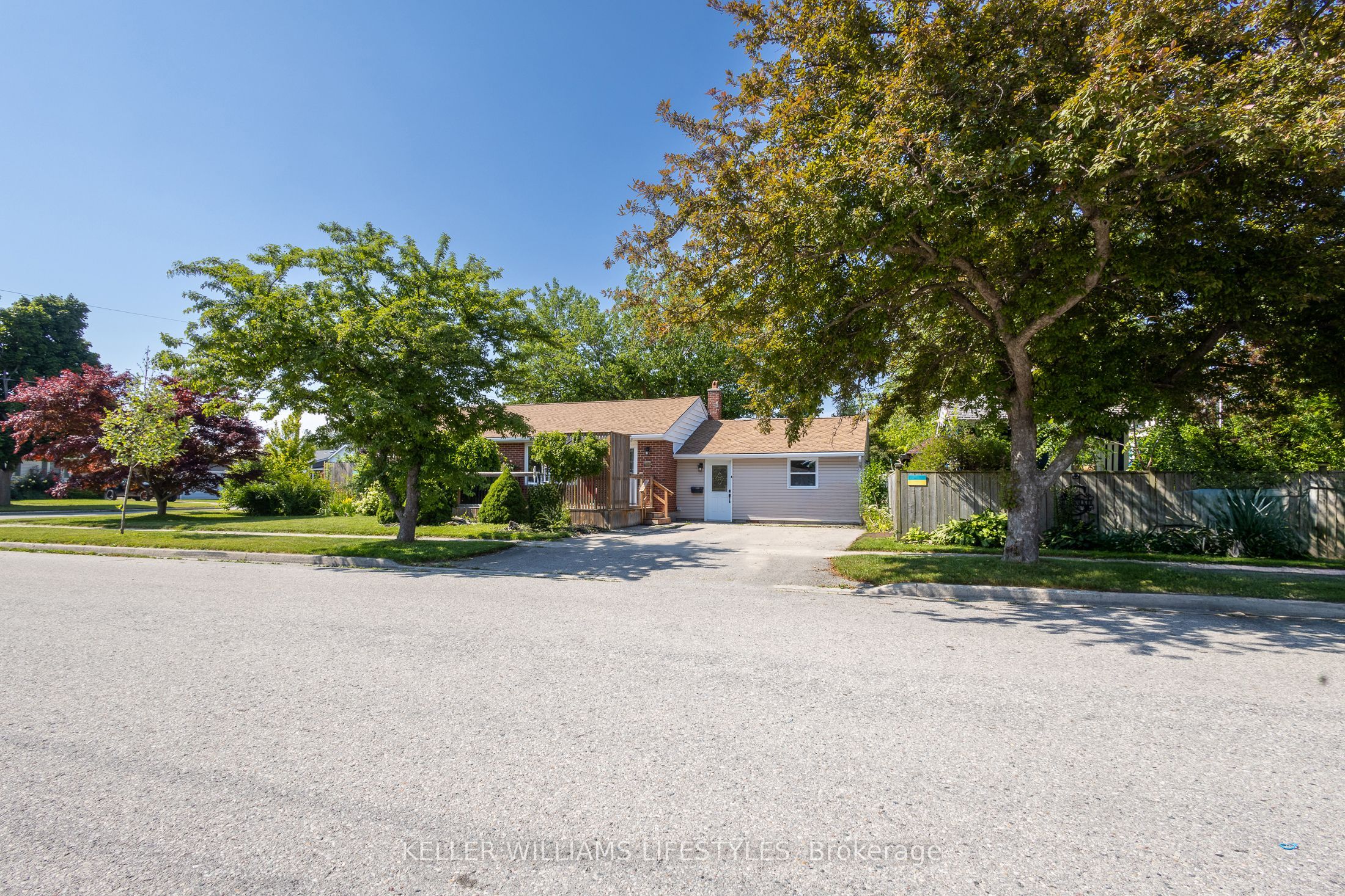 188 Cayley Street Property Photo 1