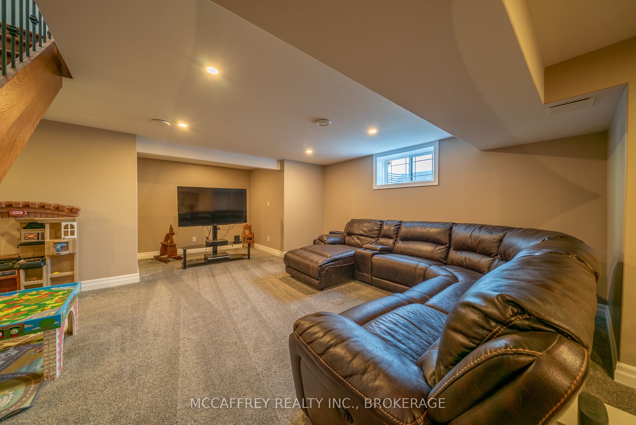 2572 Blessington Road Property Photo 41