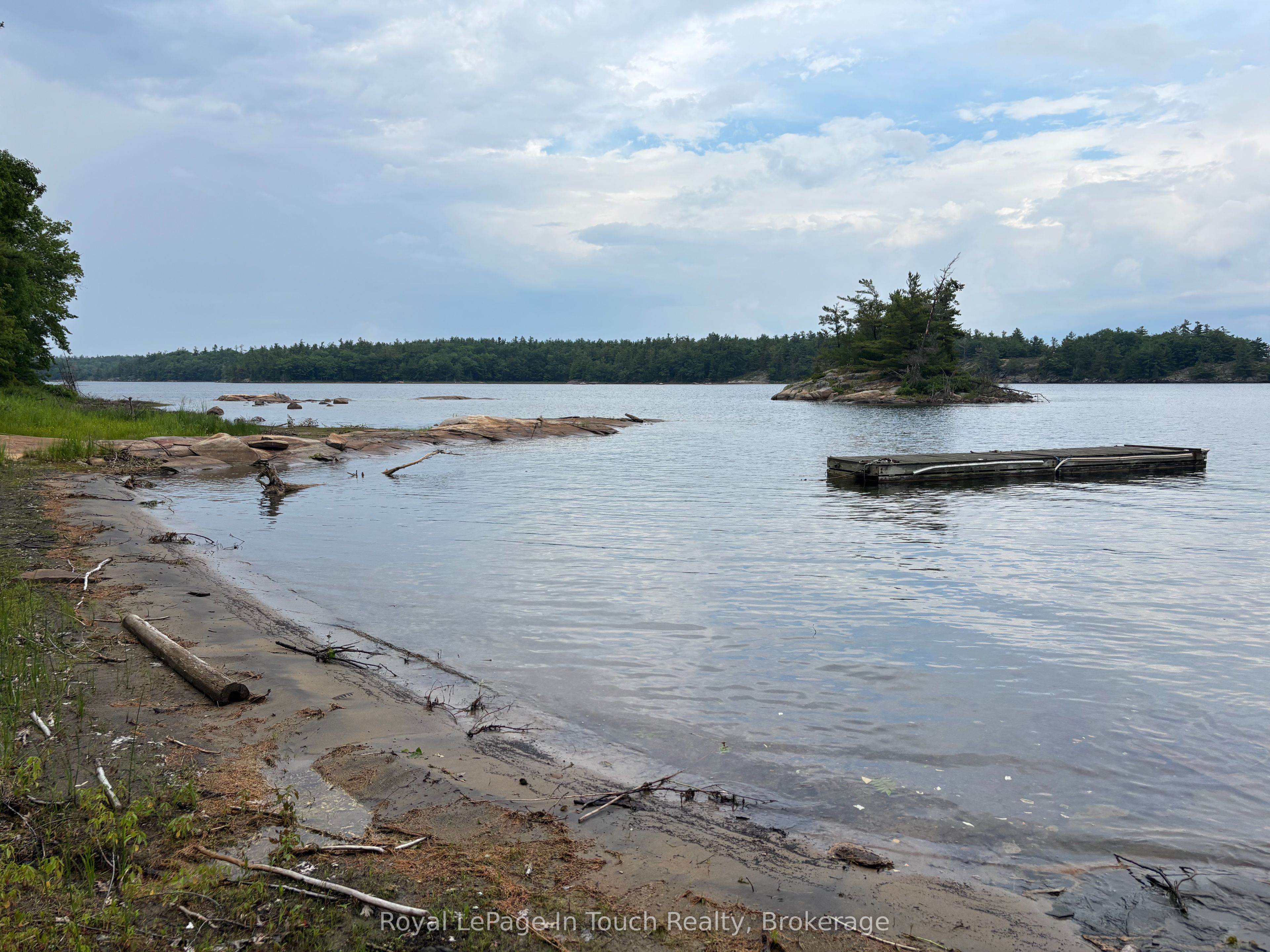 B415 Lot17 Bernyk Island Property Photo 1