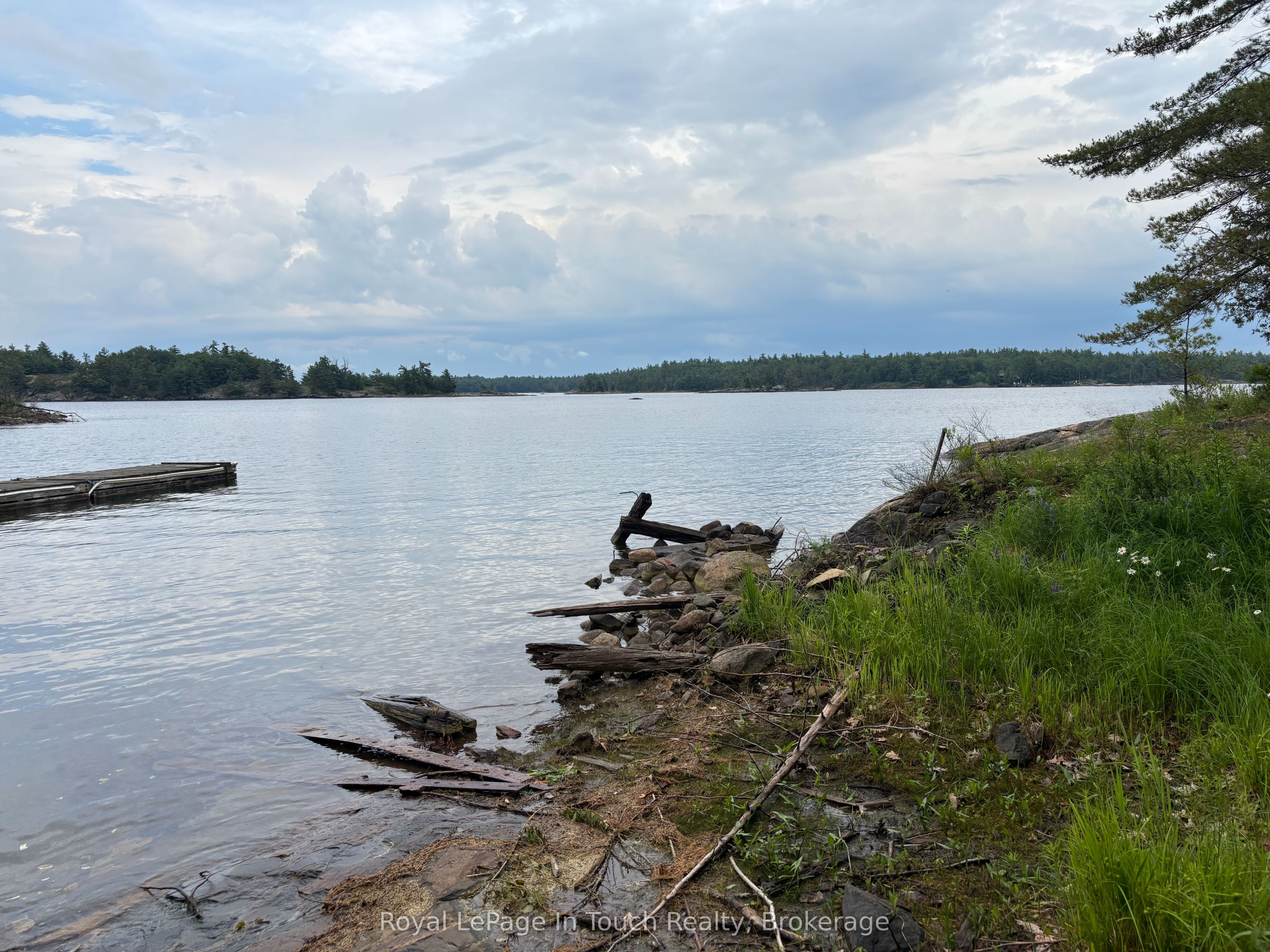 B415 Lot17 Bernyk Island Property Photo 2