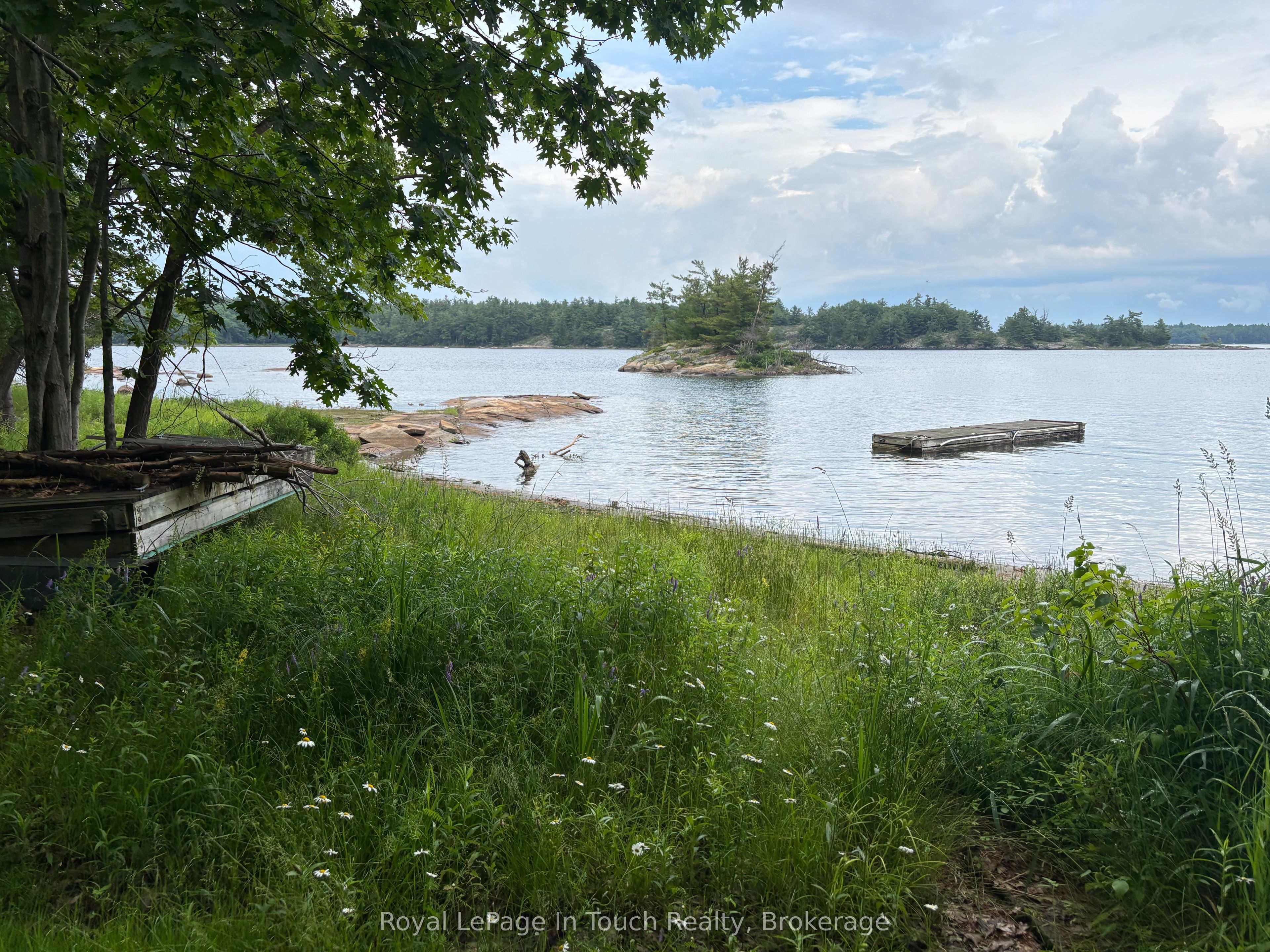 B415 Lot17 Bernyk Island Property Photo 4