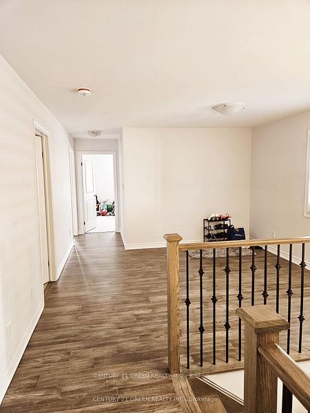 #upper Level - 63 Hildred Street Property Photo 14
