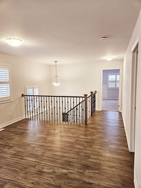 #upper Level - 63 Hildred Street Property Photo 15