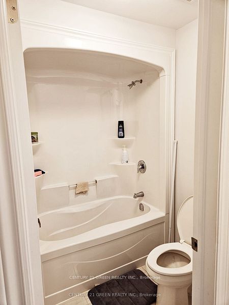 #upper Level - 63 Hildred Street Property Photo 24