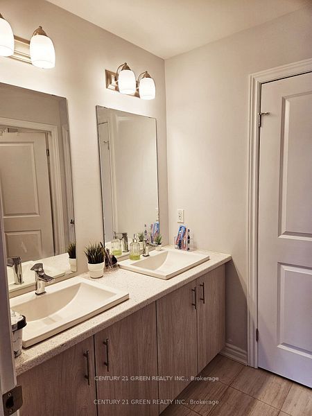 #upper Level - 63 Hildred Street Property Photo 25