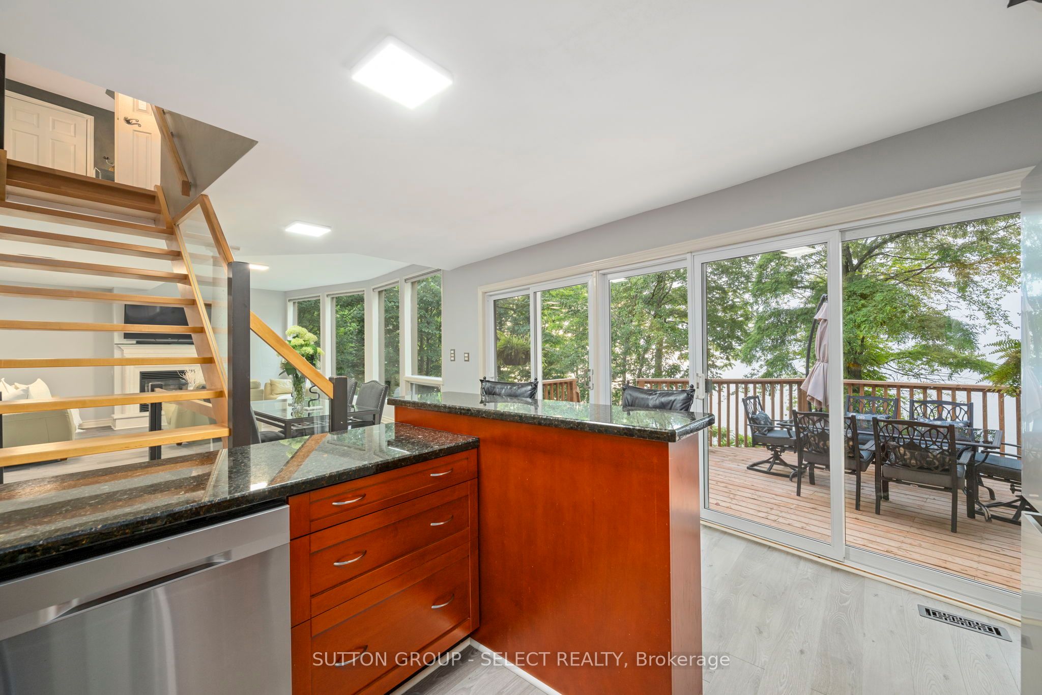 5284 Cliff Road Property Photo 12