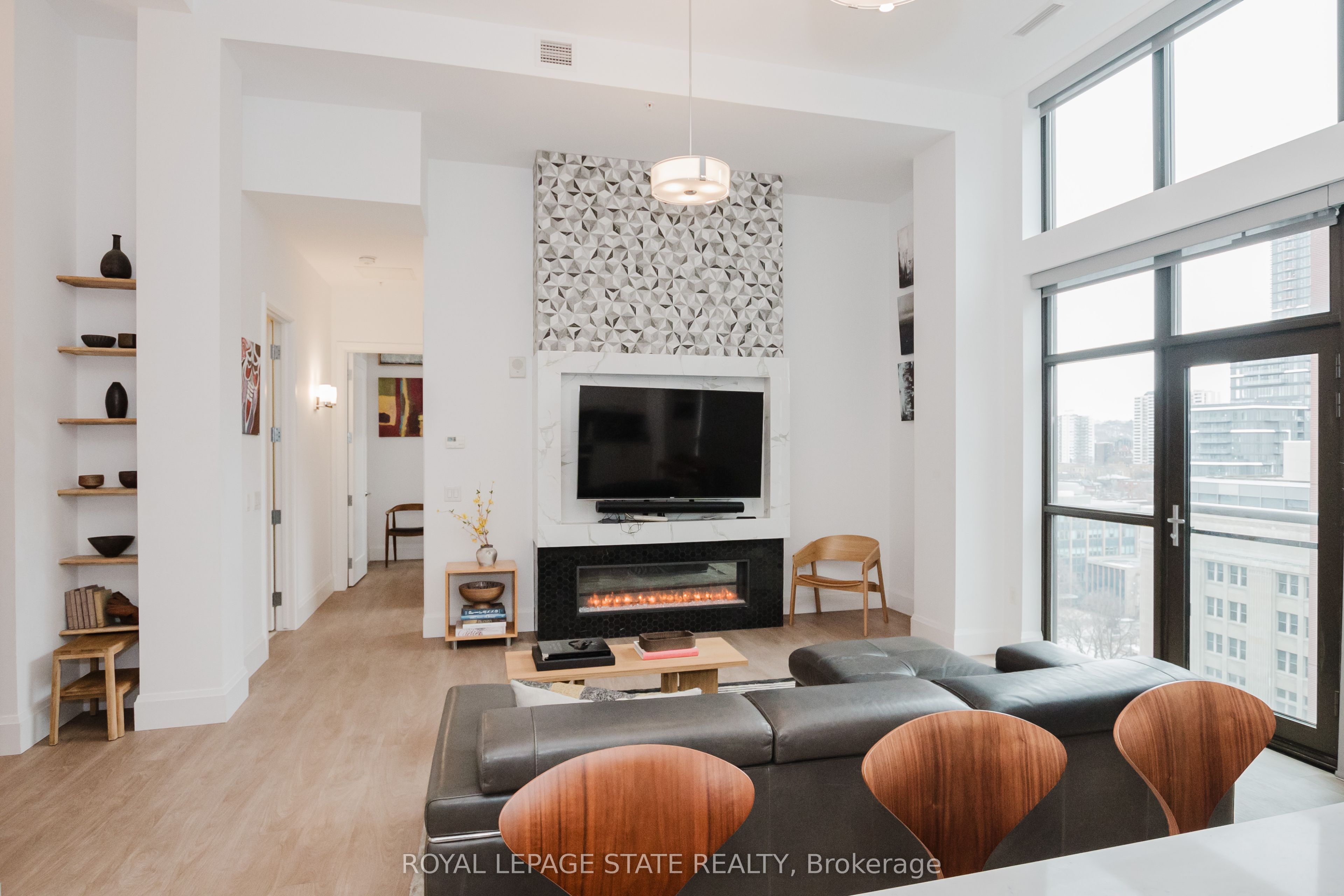 118 King Street E Lph13 Property Photo 13