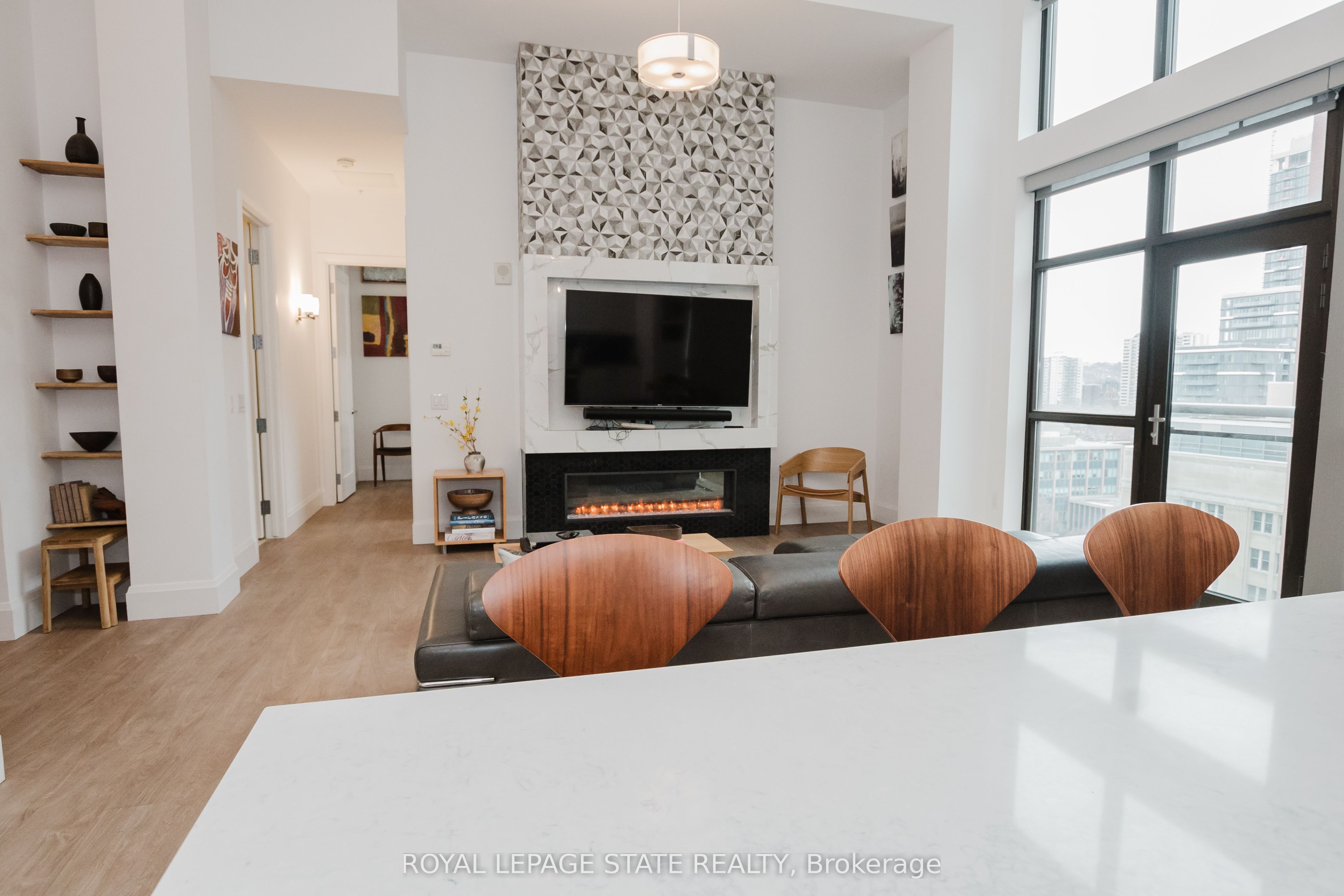 118 King Street E Lph13 Property Photo 14