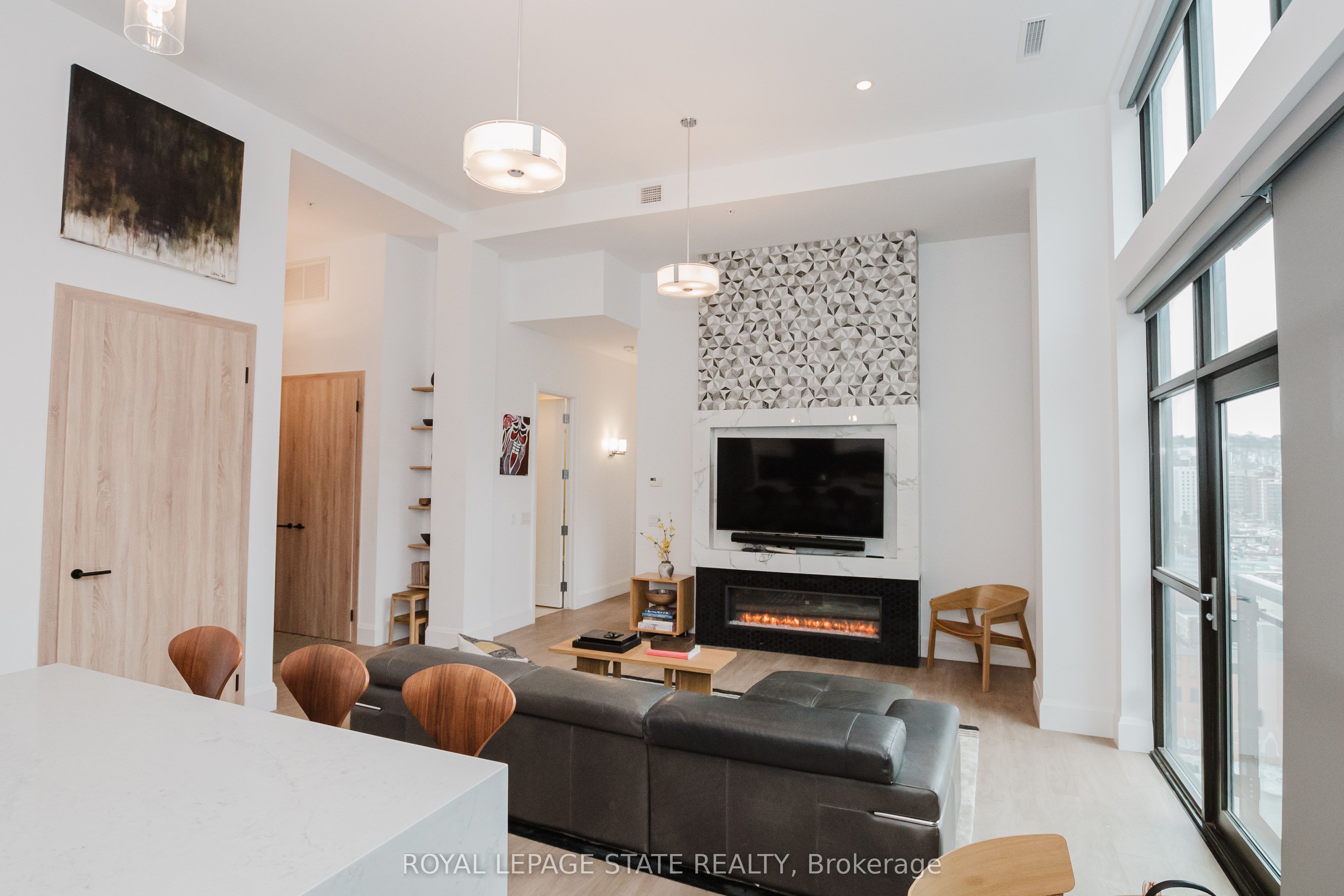 118 King Street E Lph13 Property Photo 15