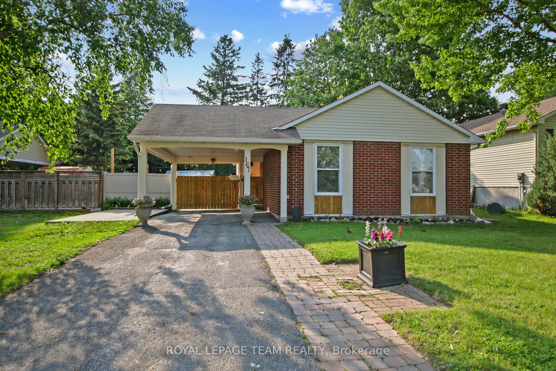 167 Abbeyhill Drive Property Photo