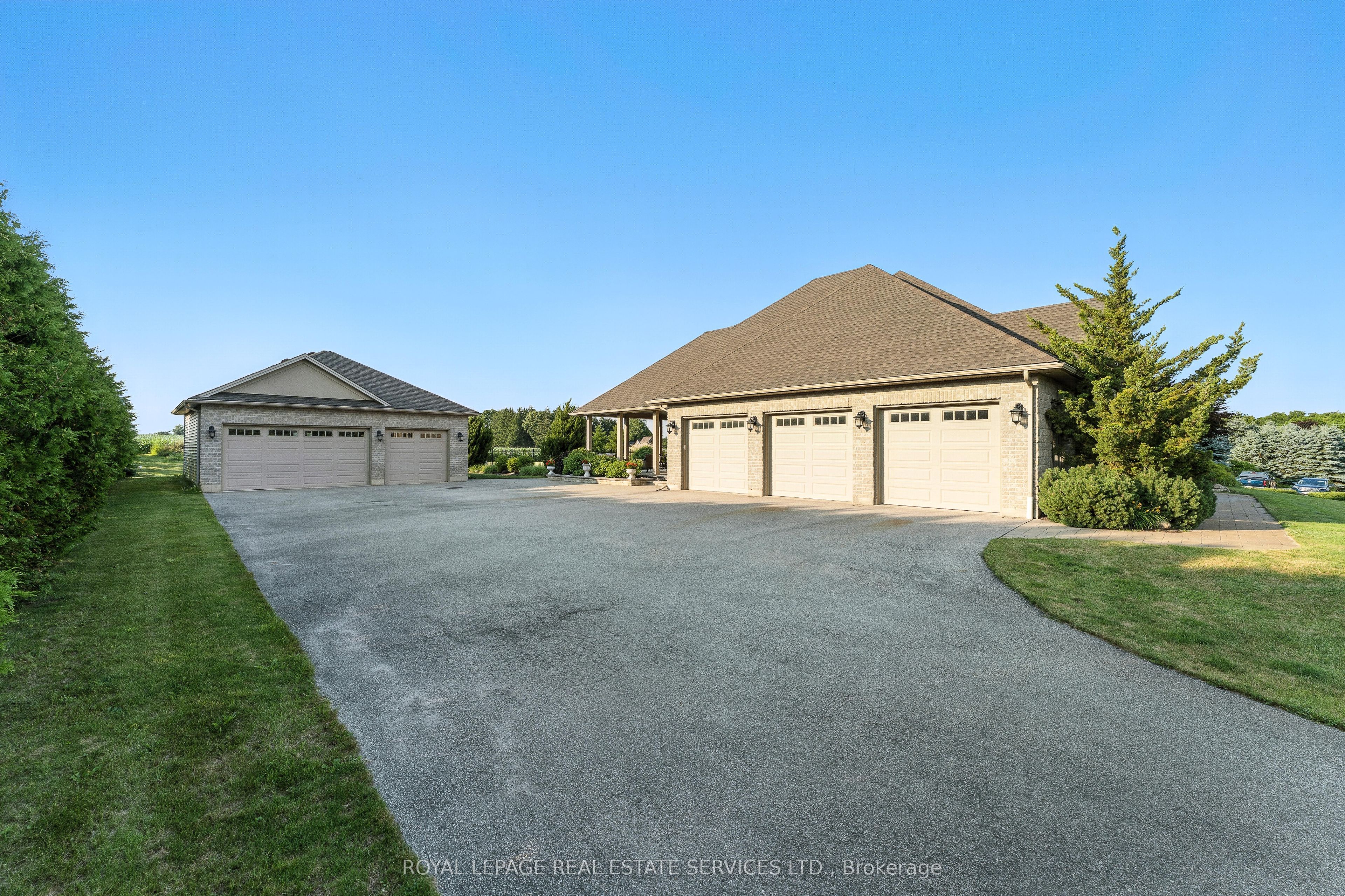 391 Robinson Road Property Photo 8