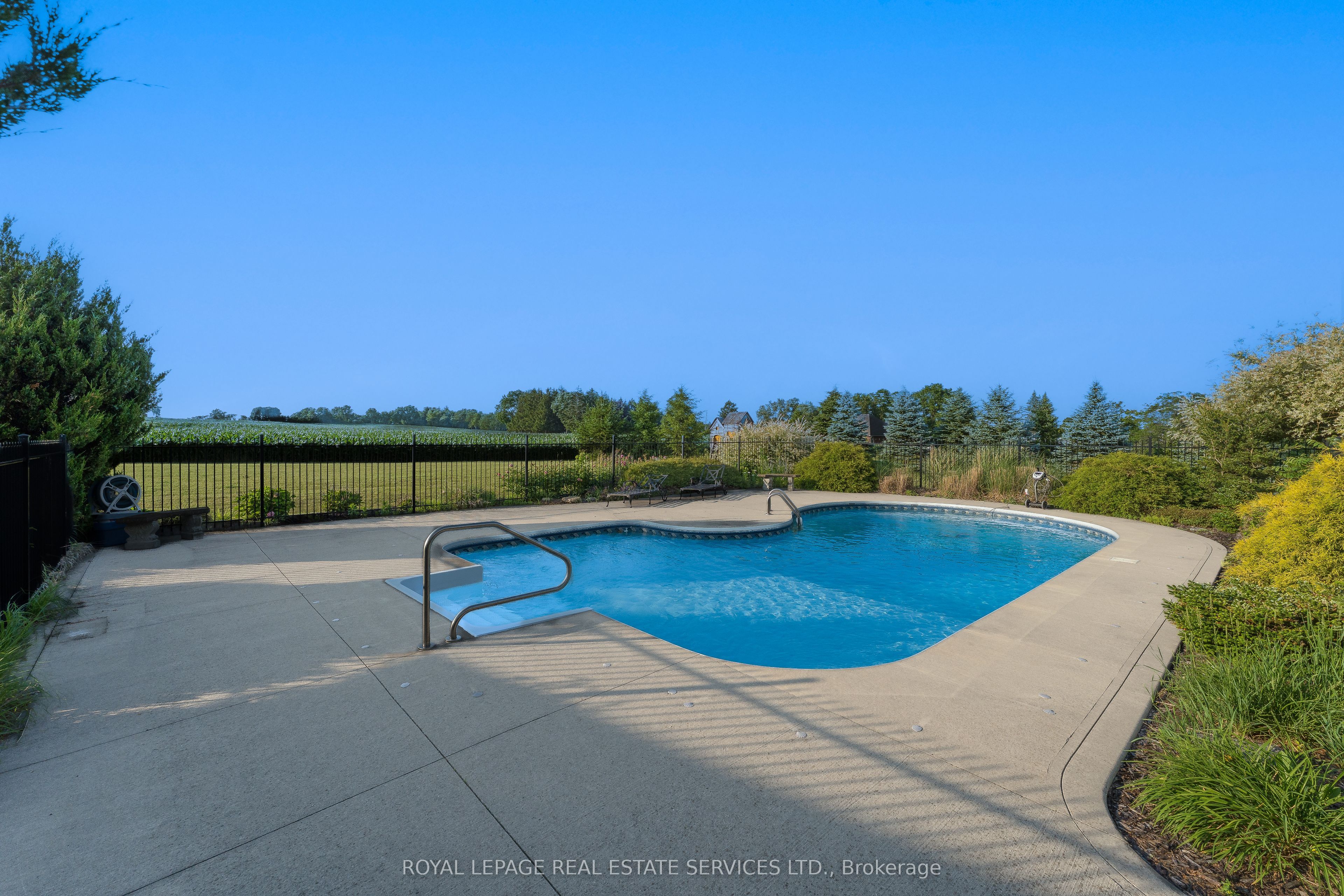 391 Robinson Road Property Photo 40