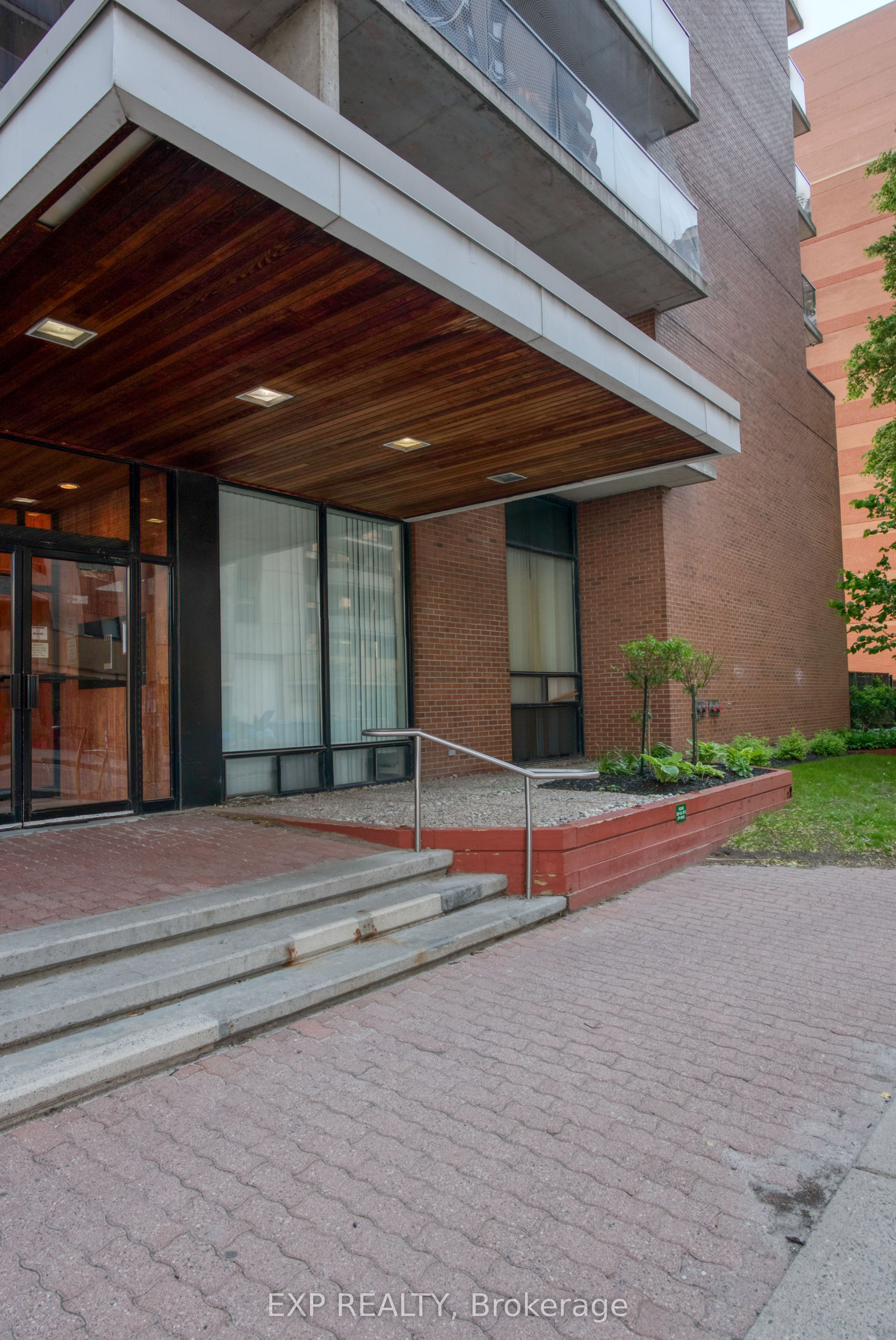 #204 - 475 Laurier Avenue Property Photo 2