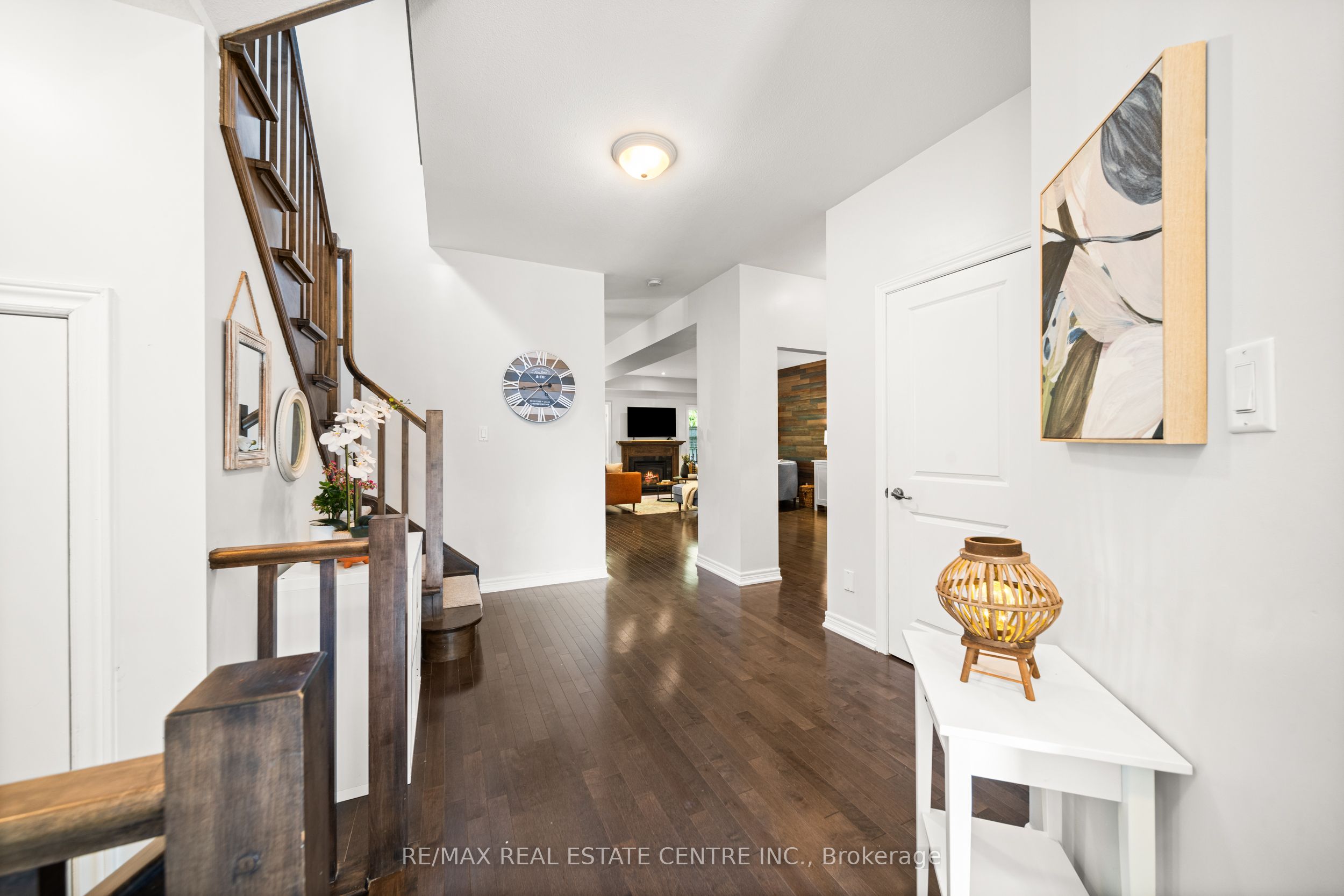 441 Stonehenge Drive 16 Property Photo 8
