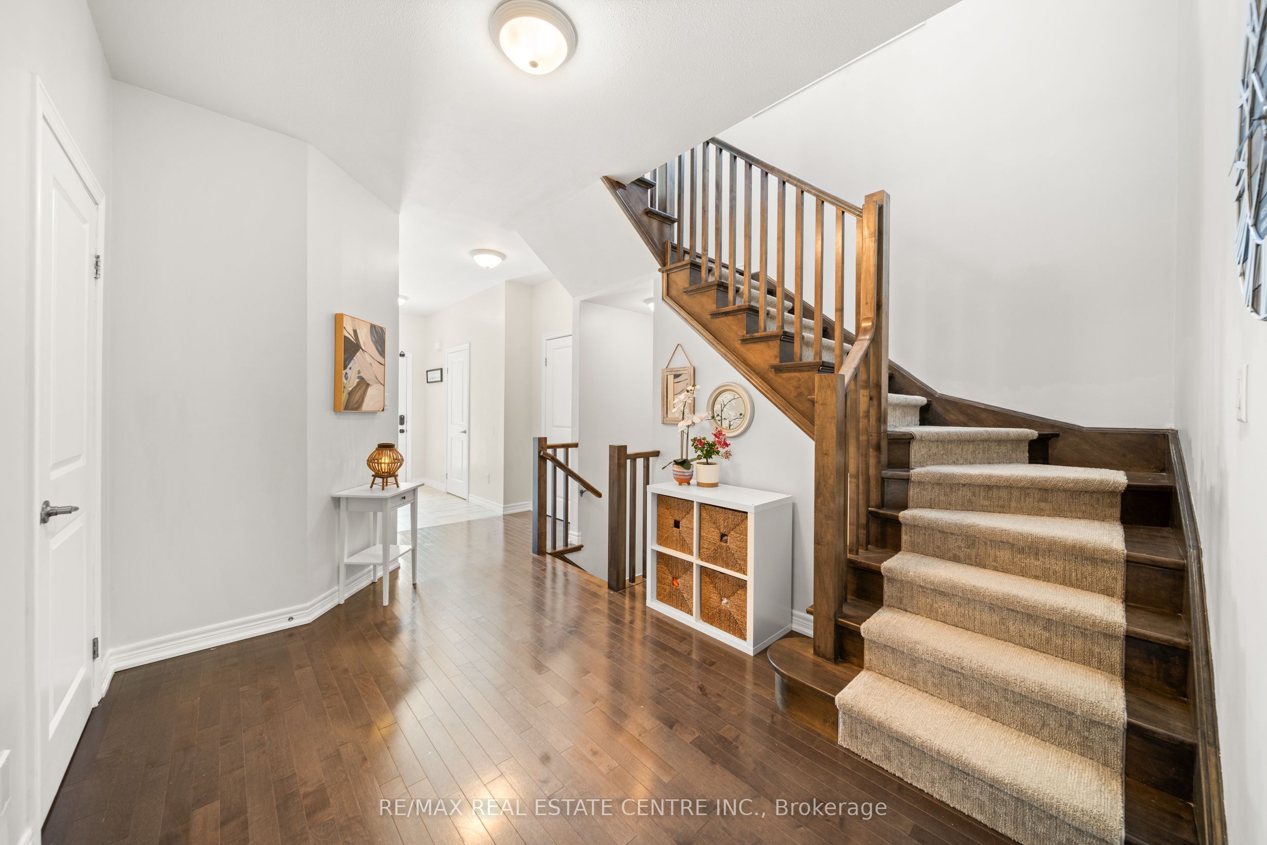 441 Stonehenge Drive 16 Property Photo 10