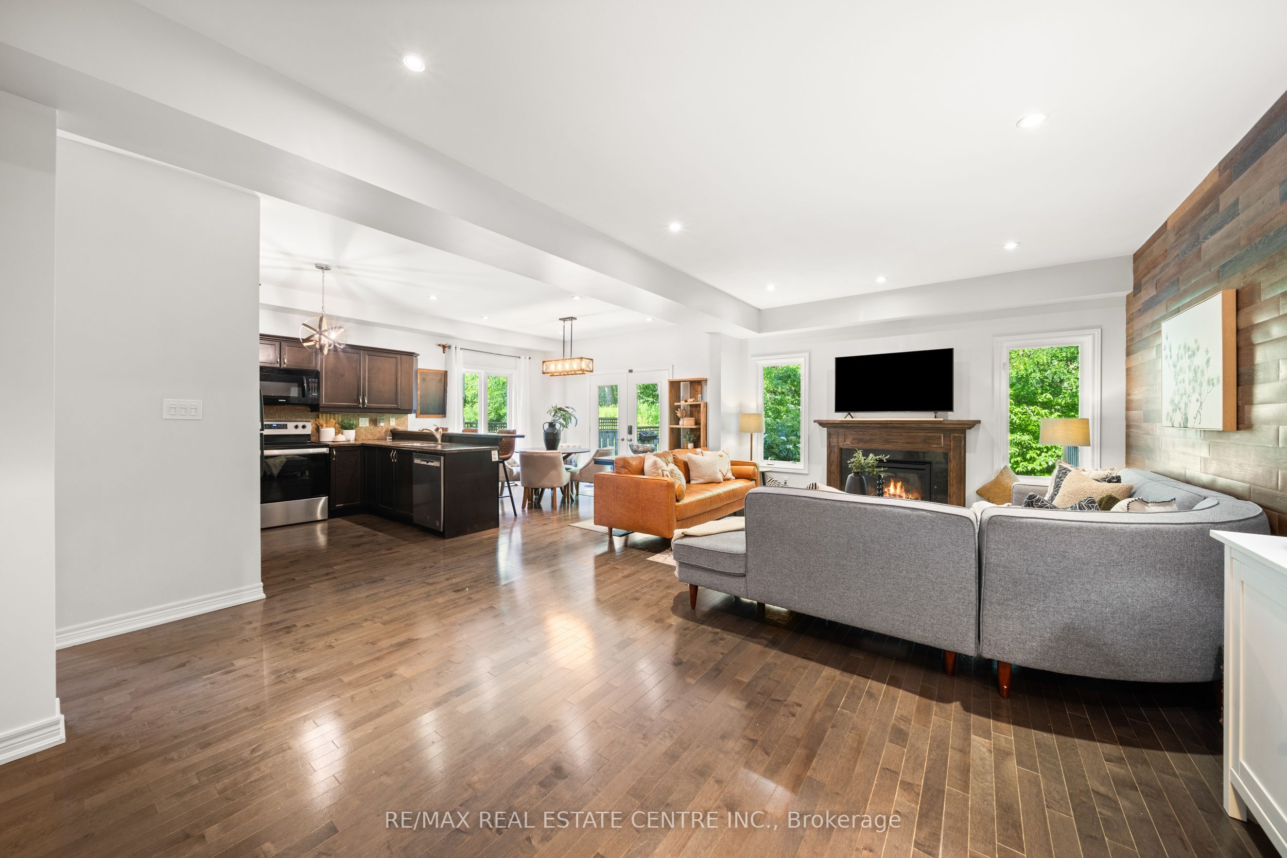 441 Stonehenge Drive 16 Property Photo 12