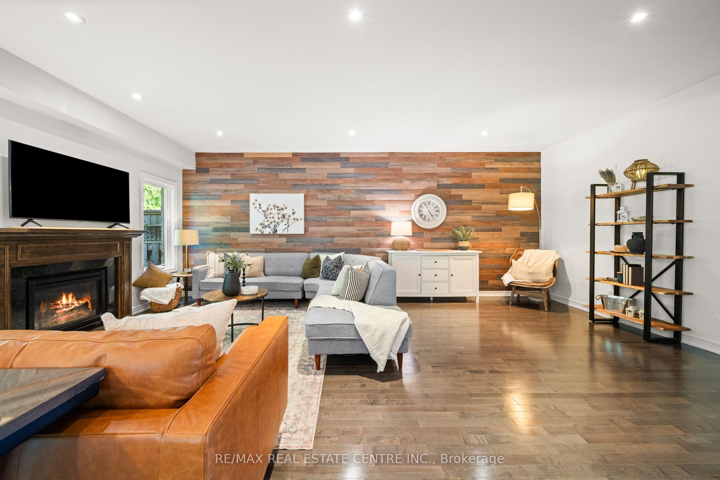 441 Stonehenge Drive 16 Property Photo 14