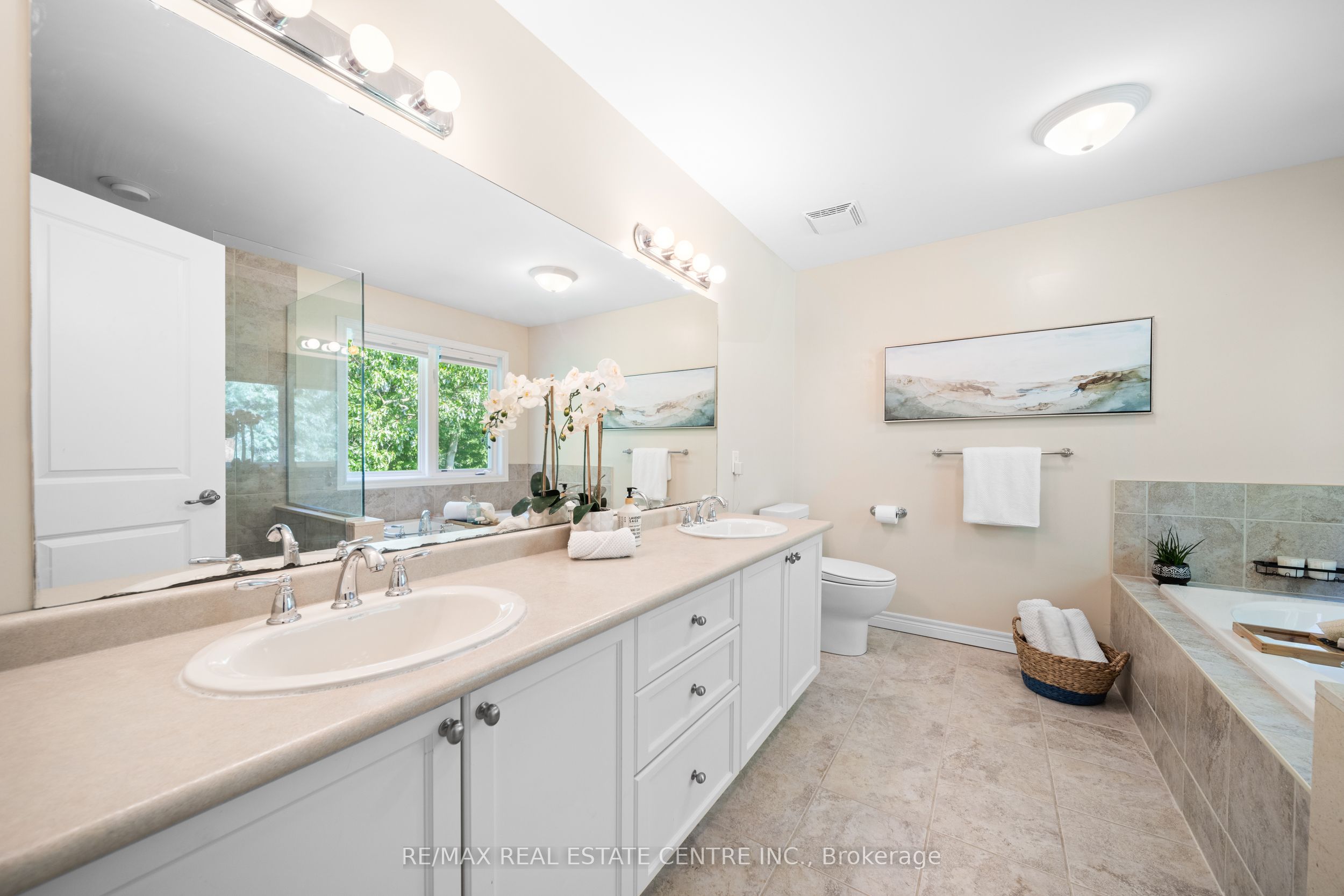 441 Stonehenge Drive 16 Property Photo 36