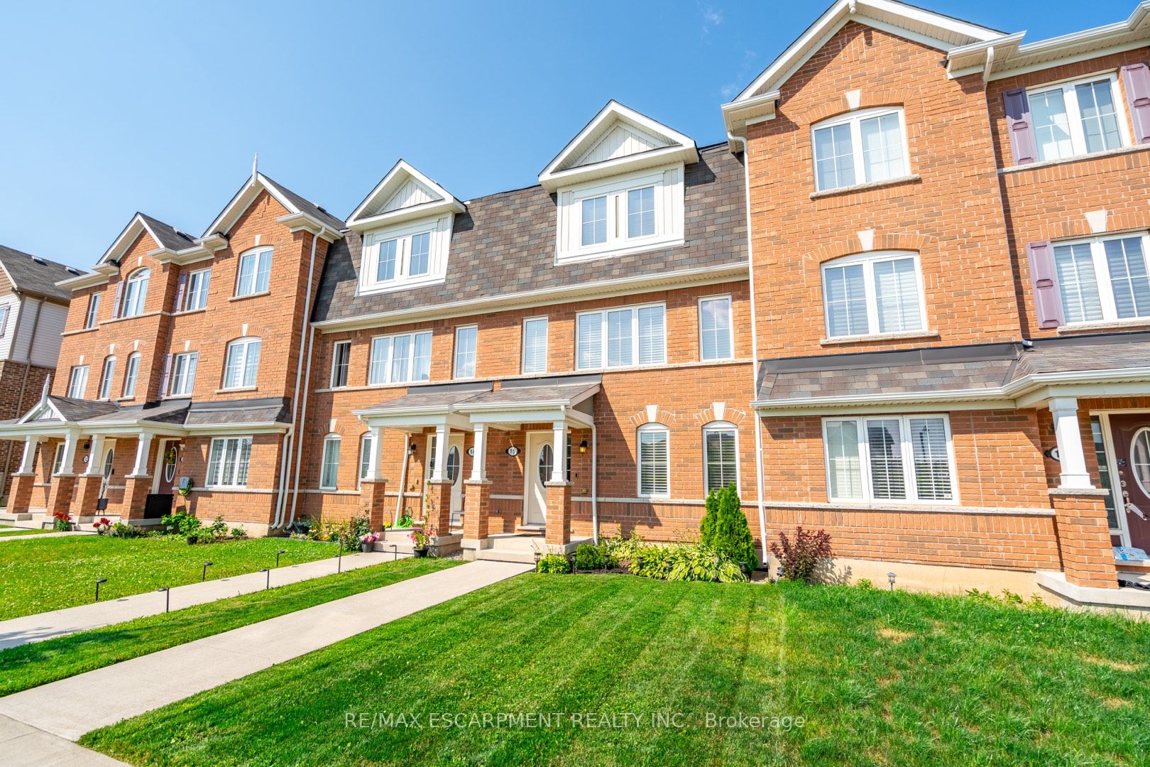 230 Avonsyde Boulevard 15 Property Photo 5