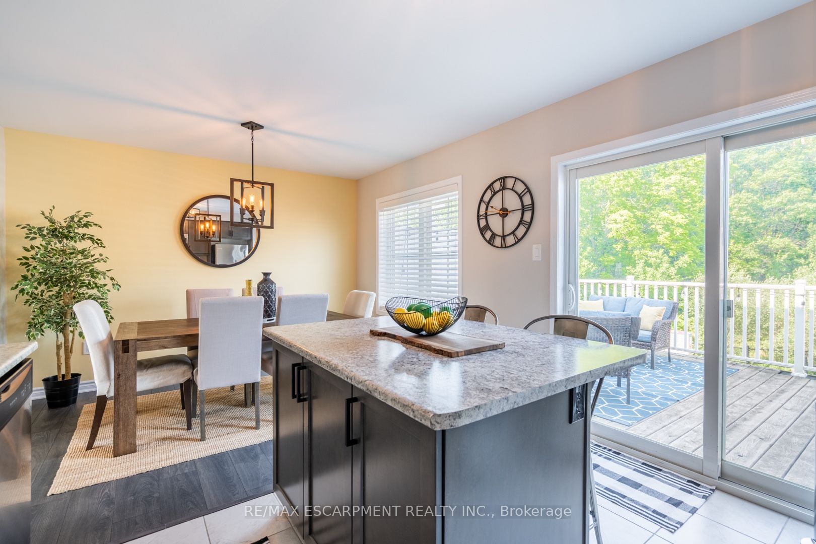 230 Avonsyde Boulevard 15 Property Photo 23