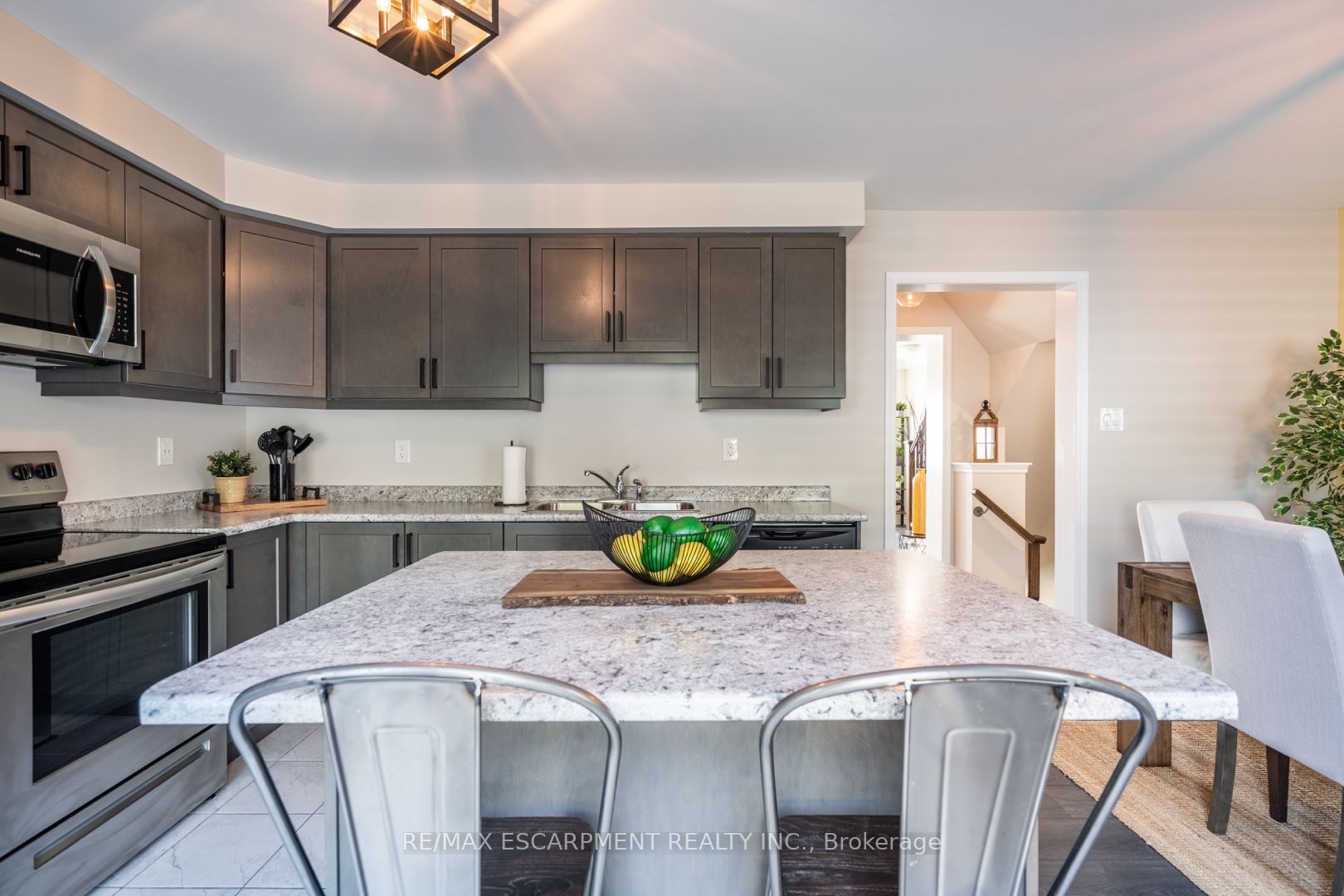 230 Avonsyde Boulevard 15 Property Photo 25