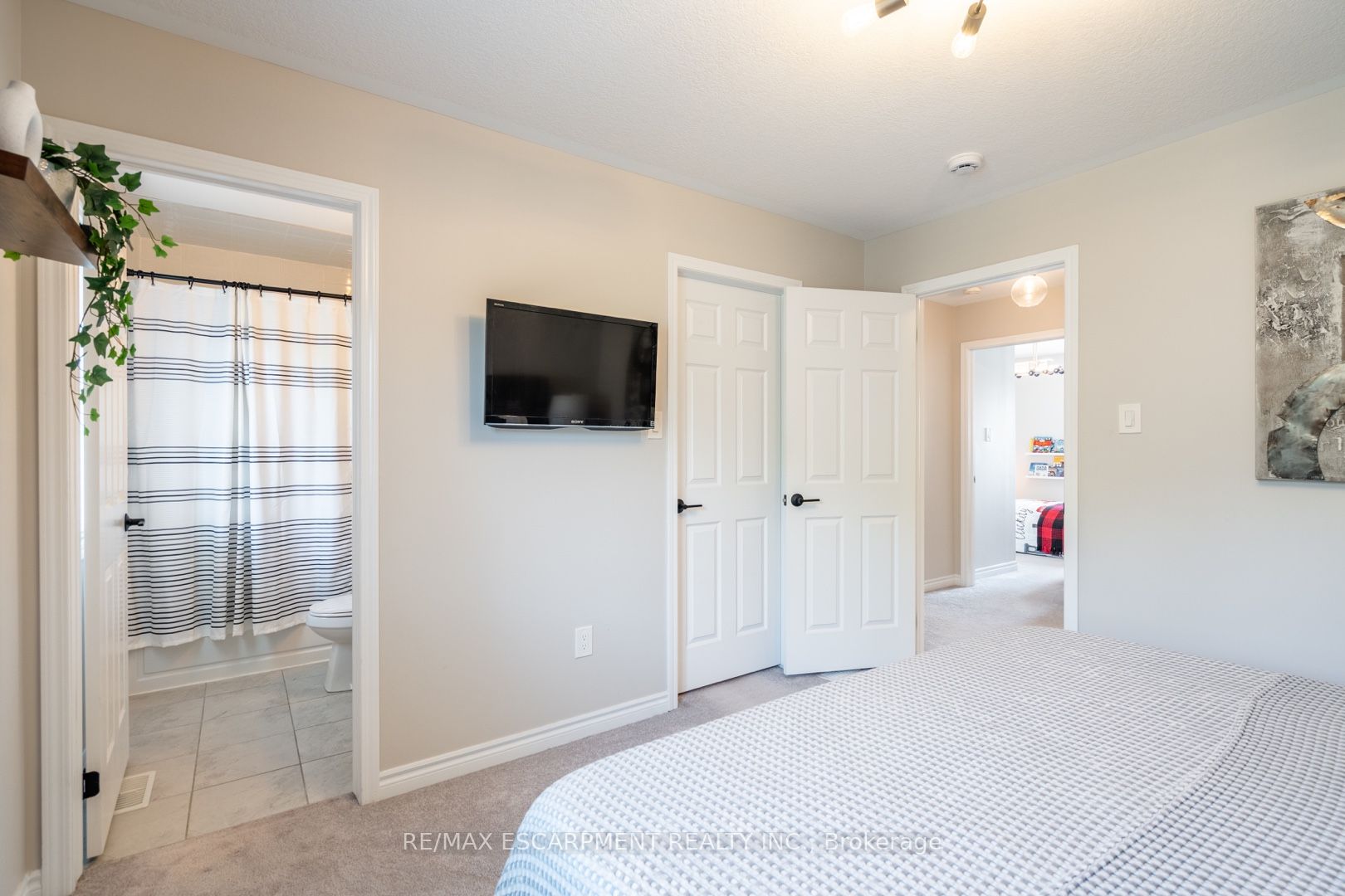 230 Avonsyde Boulevard 15 Property Photo 30